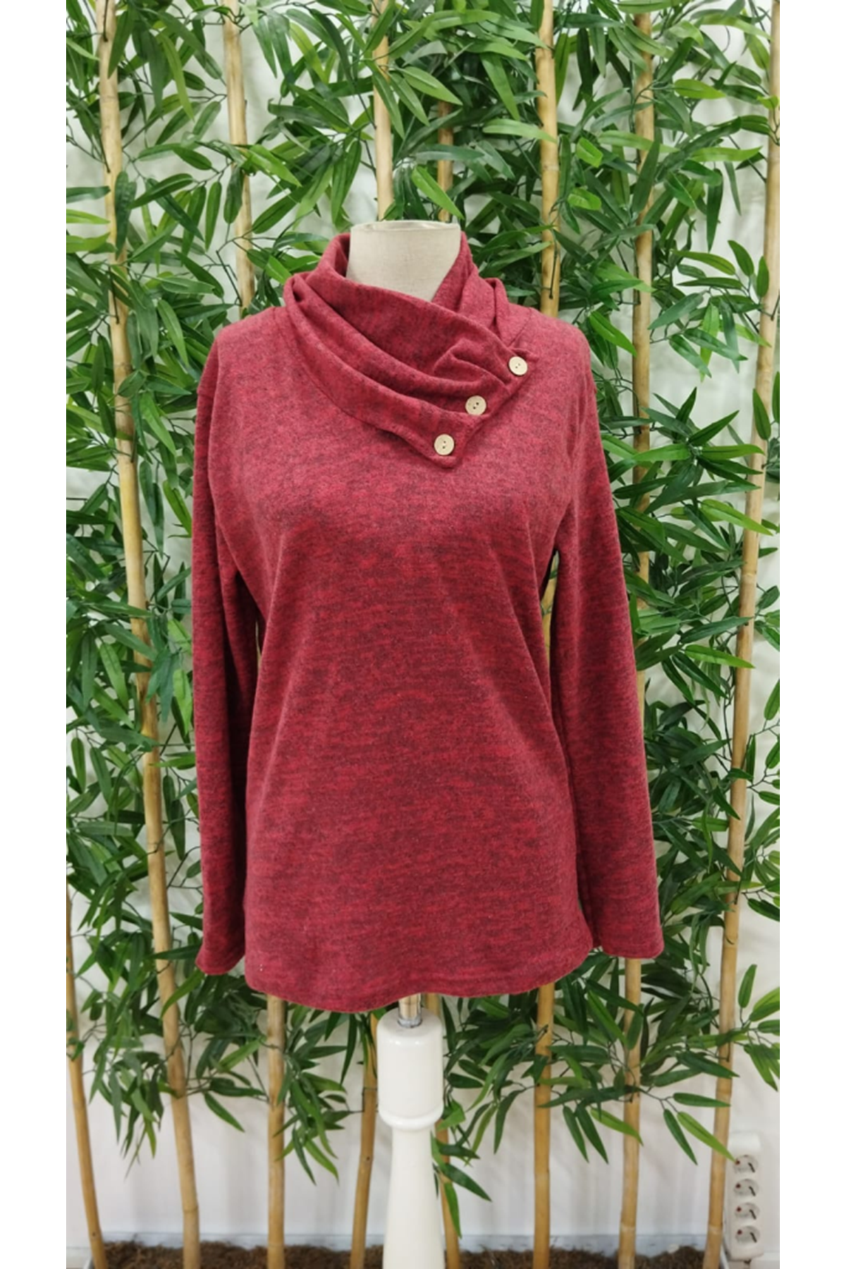 Kadın Uzun Kollu Kapişon Yaka Düğmeli Yumoş Bluz