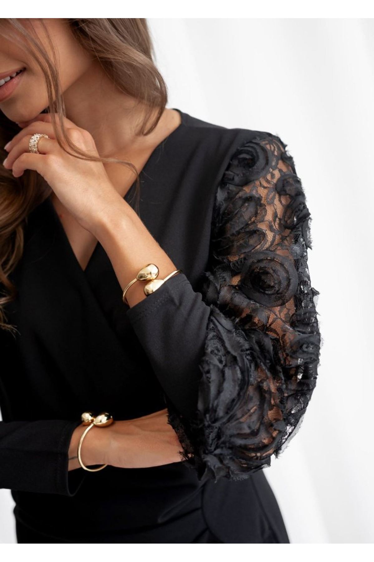 Kadın Uzun Kollu Kruvaze Yakalı önden çapraz Detaylı Kolları çiçek Dantel Detaylı Mini Ithal Krep Elbise