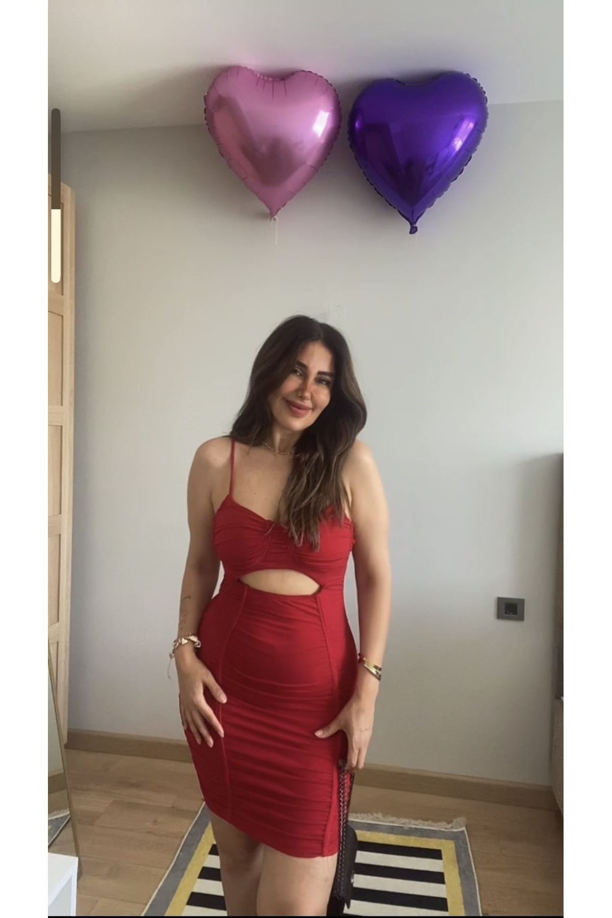 Kadın Omuz Askılı Göbek Ve Sırt Dekolteli Gipe Ve Büzgü Detay Fırsat ürün Mini Elbise