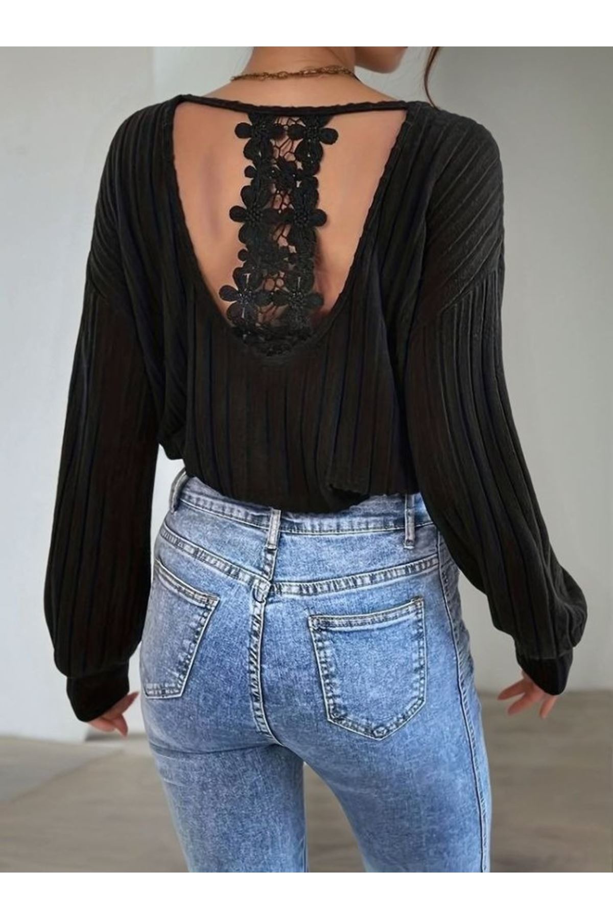 Kadın Uzun Kollu V Yakalı Pencere Sırt Dantel Detaylı Kalın Fitilli Kaşkorse Bluz