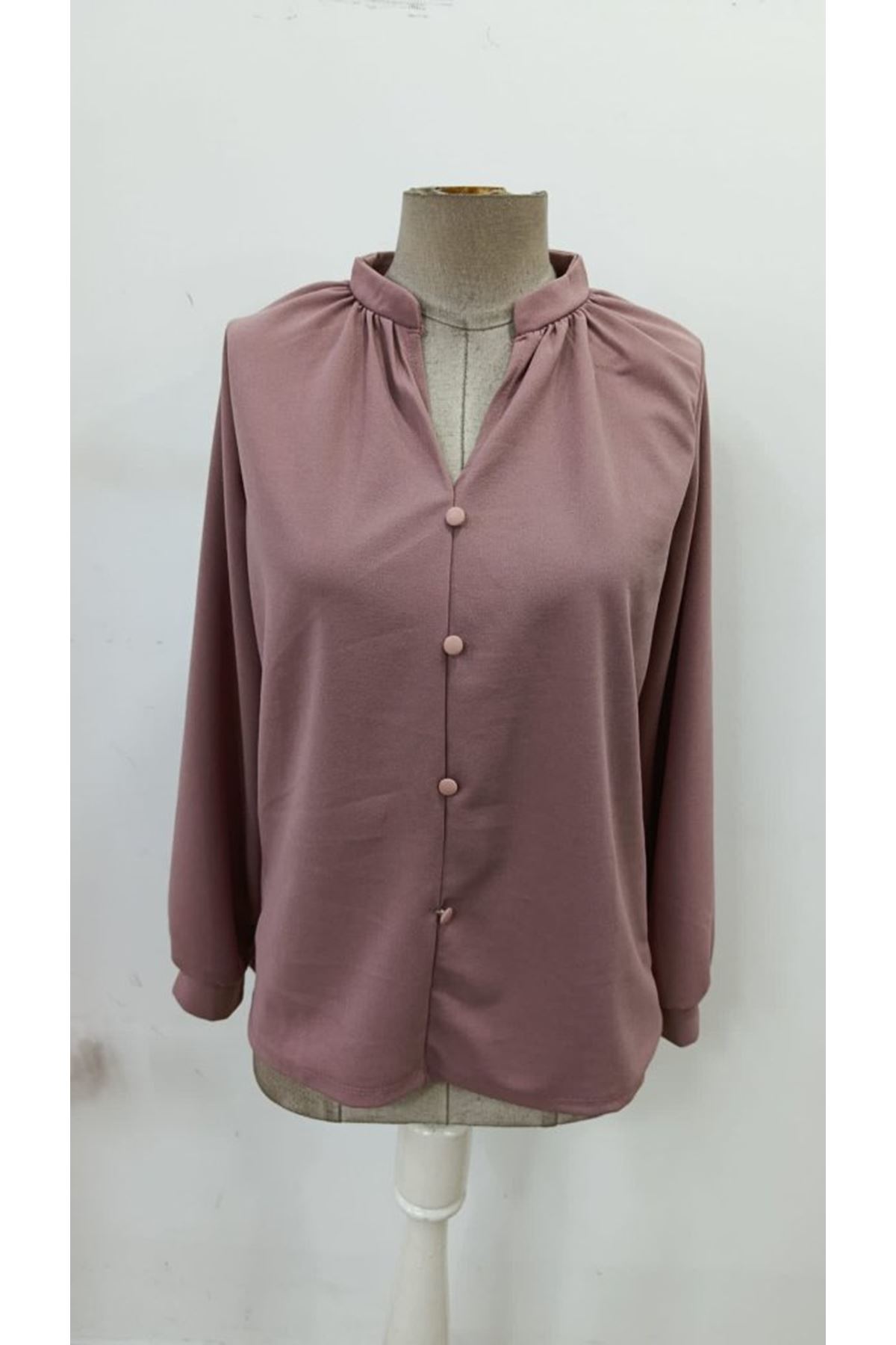 Kadın Uzun Kollu önden Düğmeli Hakim Yaka Ithal Krep Bluz