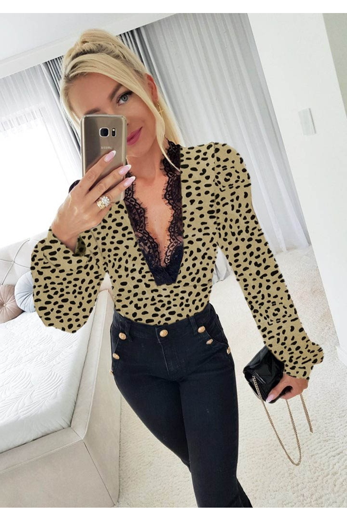 Kadın Uzun Kollu önden Derin Dantel Yaka Leopar Desenli Dalgıç Bluz