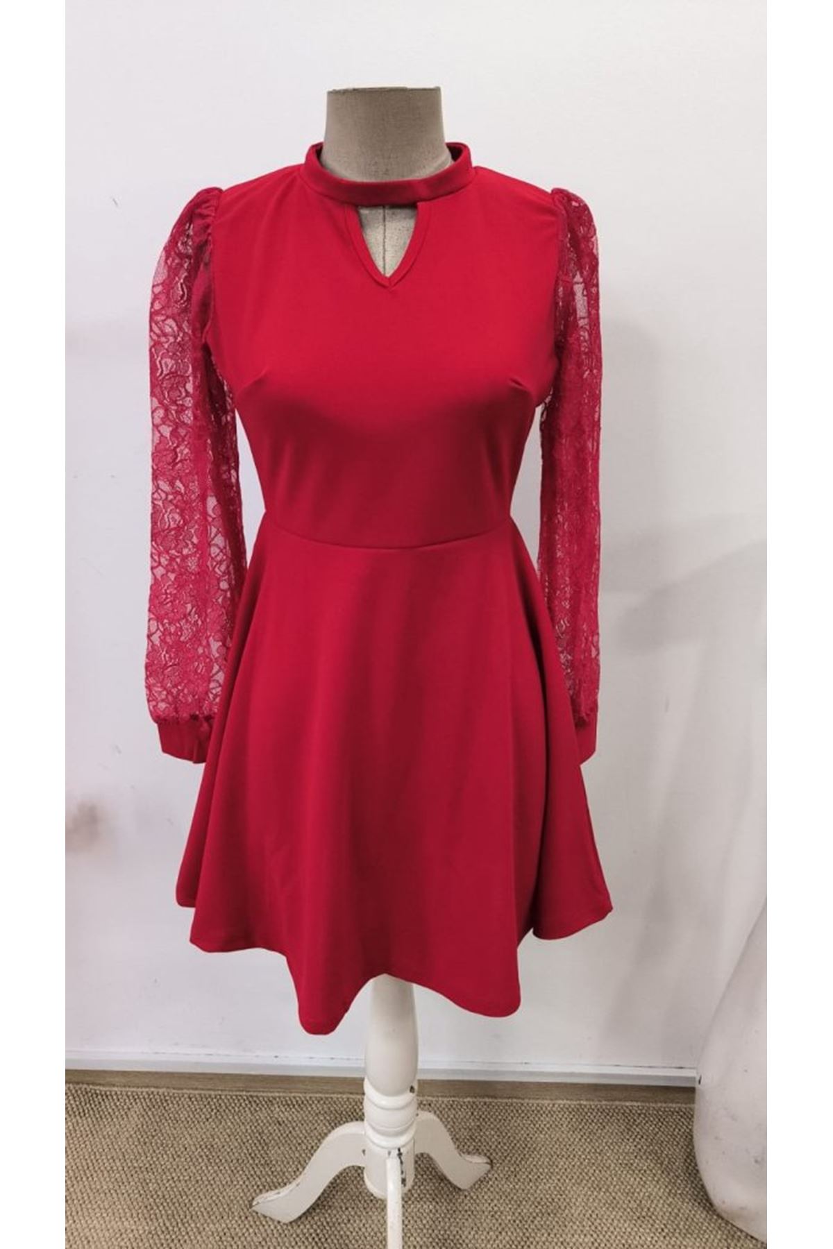 Kadın Uzun Kollu Yuvarlak Damla Detaylı Kolları Tül Detaylı Kısa Ithal Krep Elbise