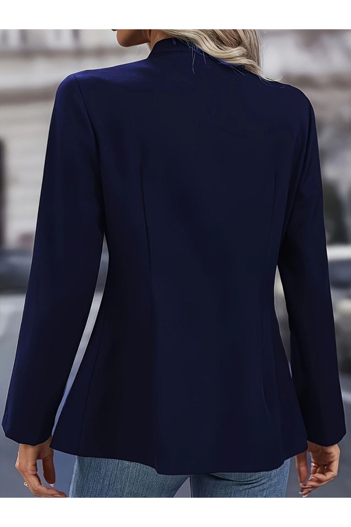 Kadın Uzun Kollu Hakim Yaka önden Düğmeli Kısa Atlas Ceket