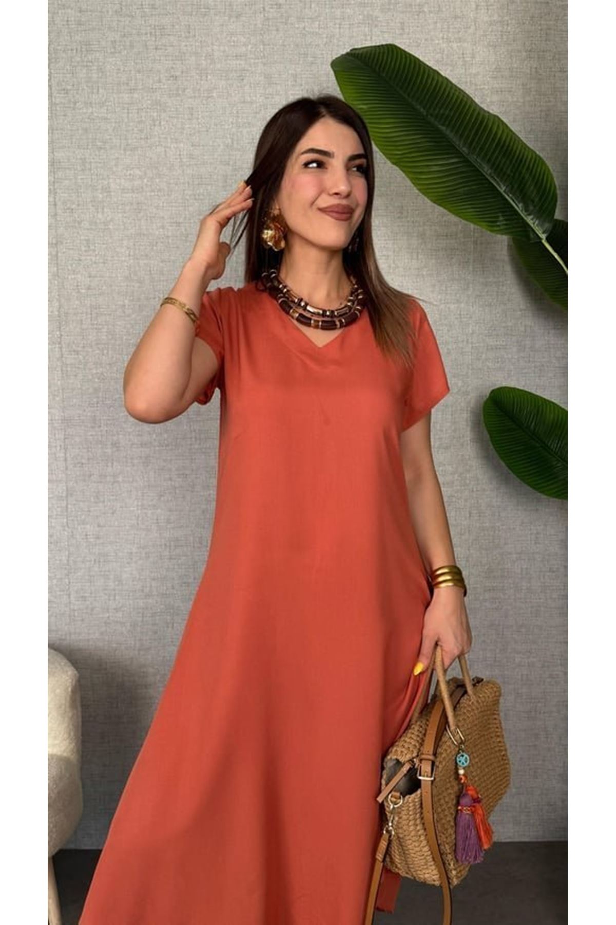 Kadın Kısa Kollu V Yaka Salaş Maxi Boy Elbise
