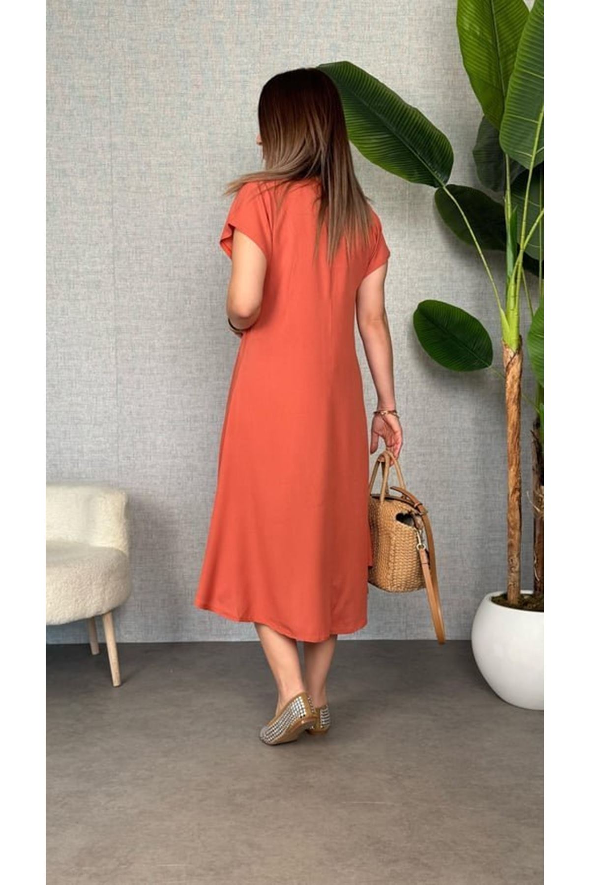 Kadın Kısa Kollu V Yaka Salaş Maxi Boy Elbise