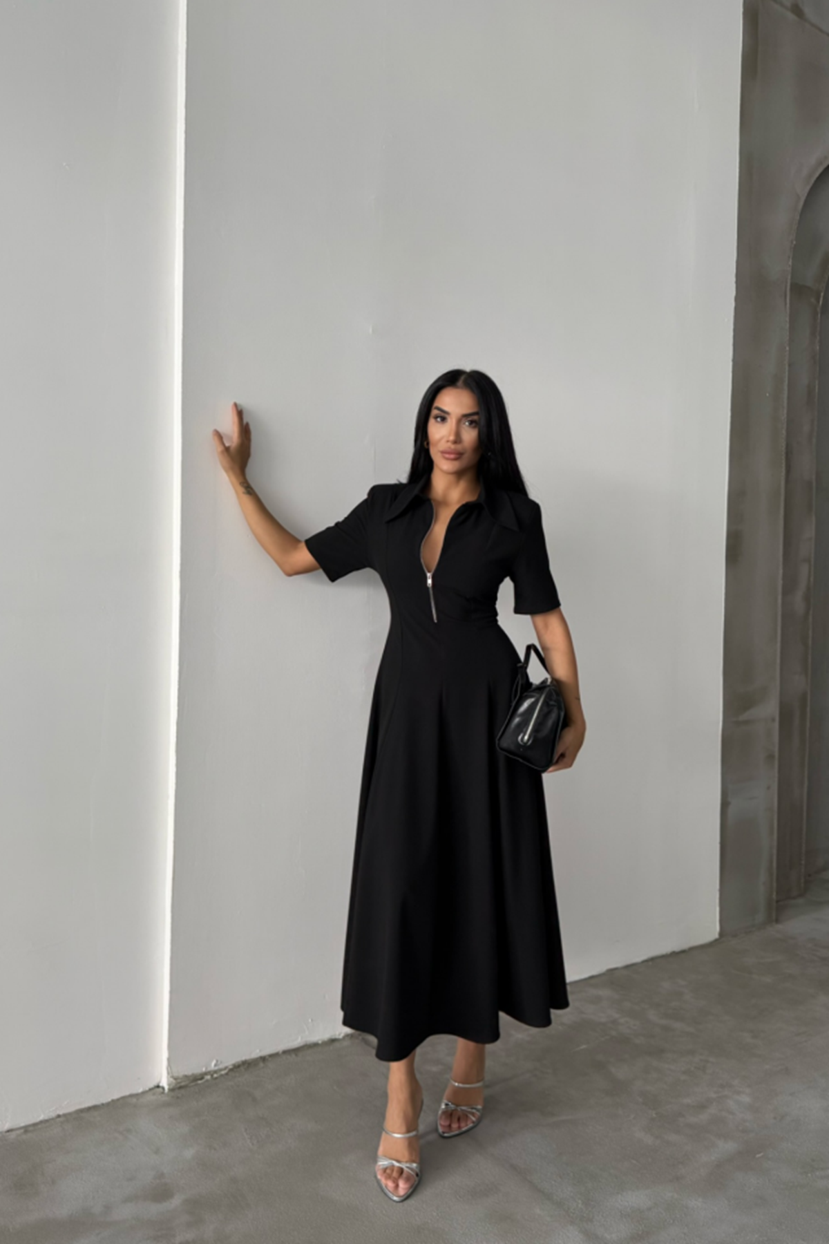 POLYVİSKON ELBİSE KISA KOL YAKA VE FERMUAR DETAYLI - Siyah