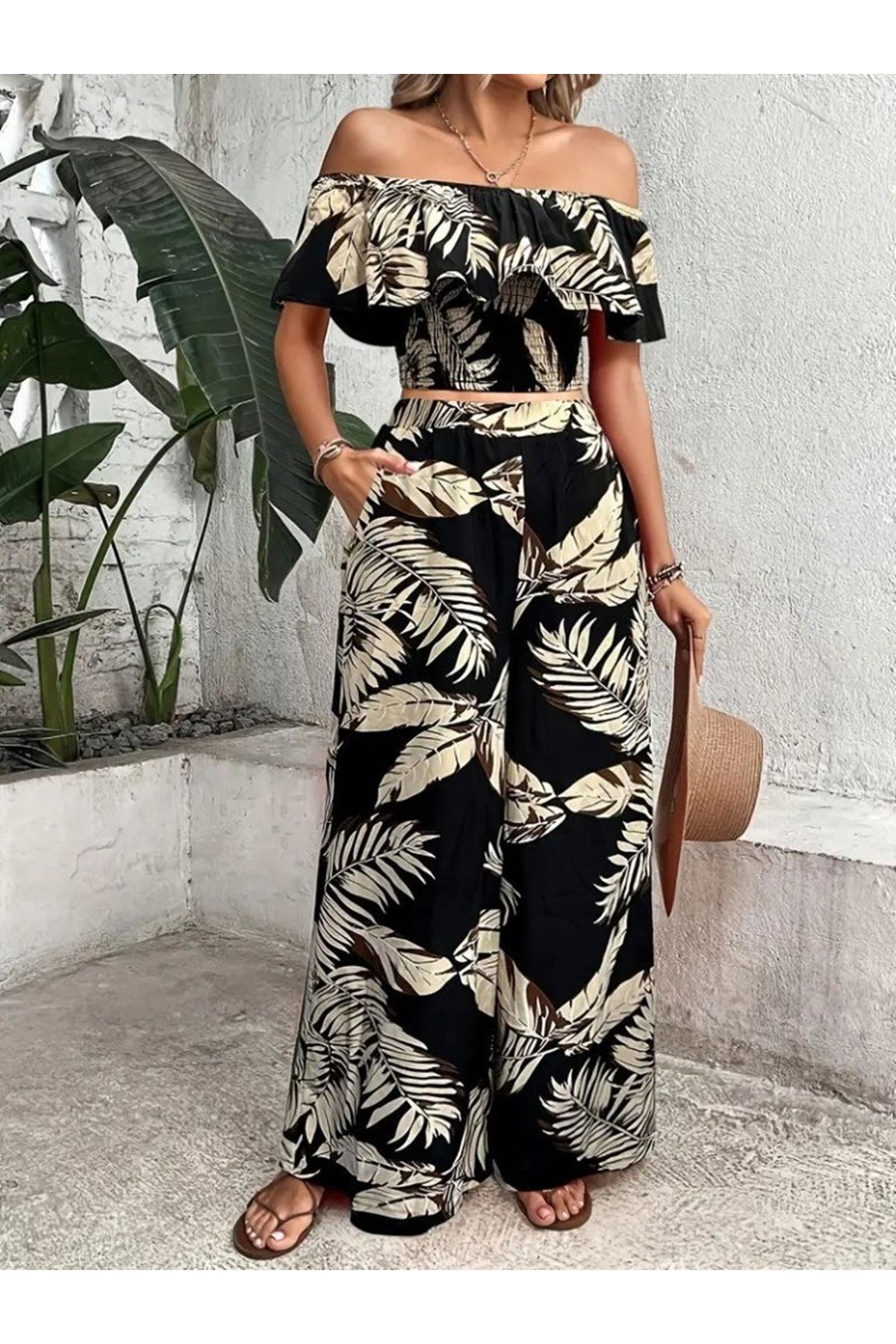 Kadın Kısa Kollu Madonna Fırfır Yaka Crop Süprem Bluz Ve Pantolon Ikili Takım