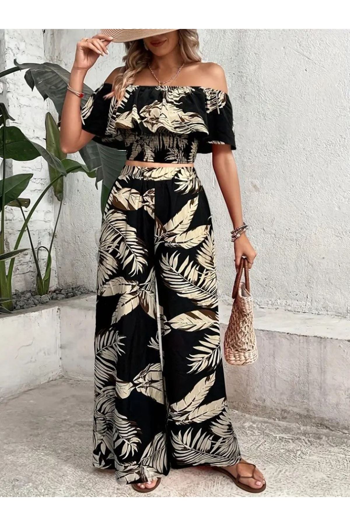 Kadın Kısa Kollu Madonna Fırfır Yaka Crop Süprem Bluz Ve Pantolon Ikili Takım