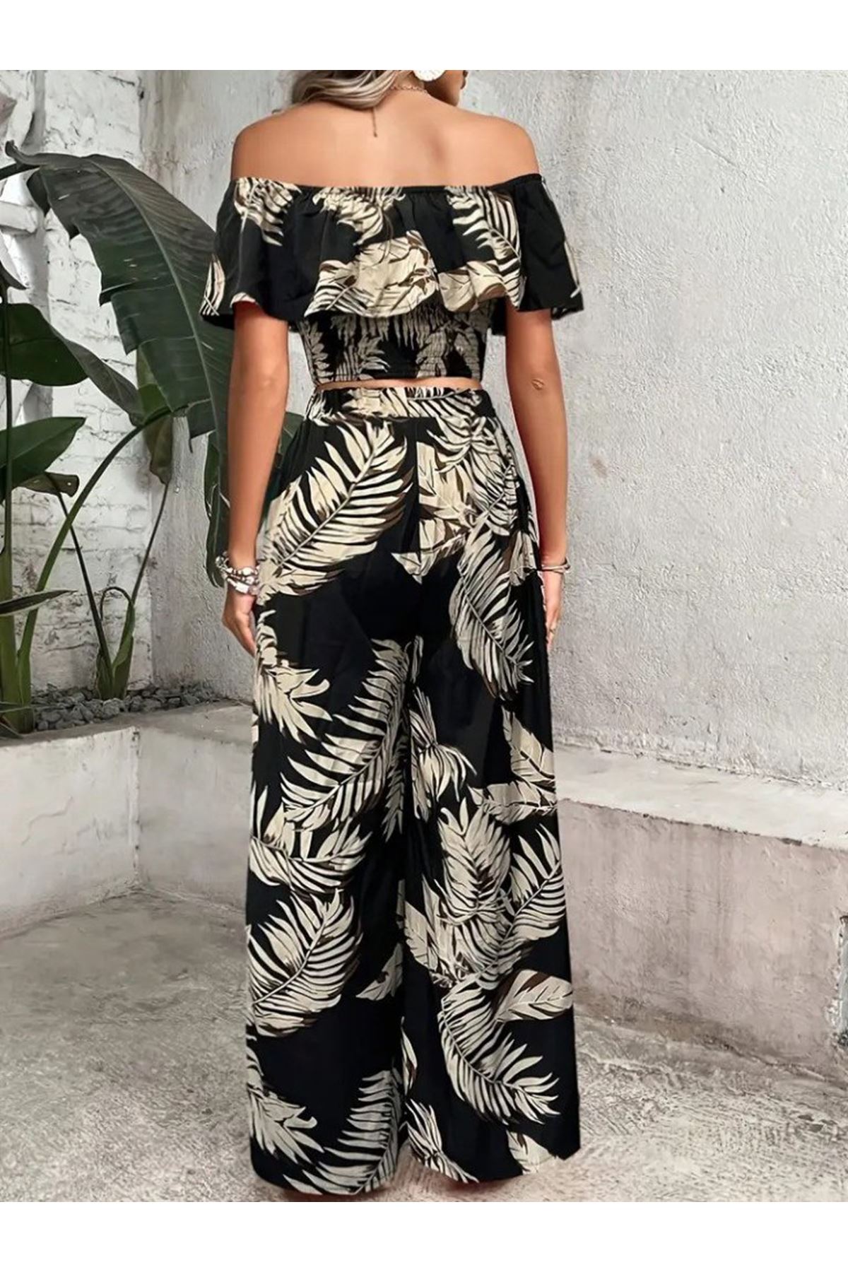 Kadın Kısa Kollu Madonna Fırfır Yaka Crop Süprem Bluz Ve Pantolon Ikili Takım