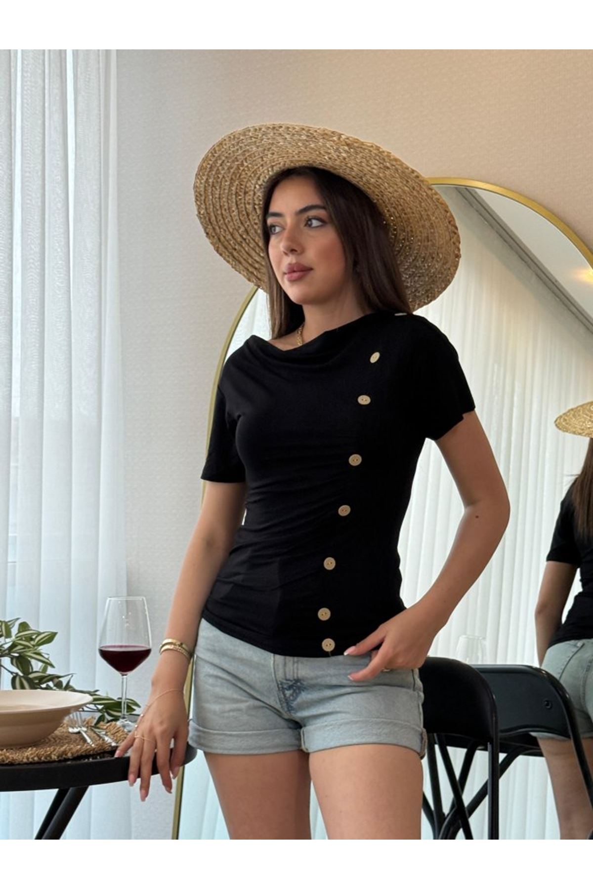 Kadın Kısa Kollu Degaje Yaka Düğme Detay Viskon Bluz