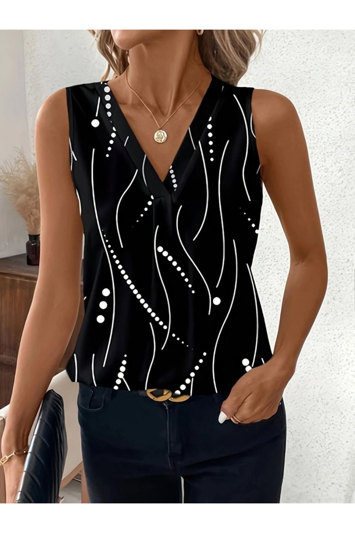 Kadın Sıfır Kollu V Yakalı Desenli Dalgıç Bluz