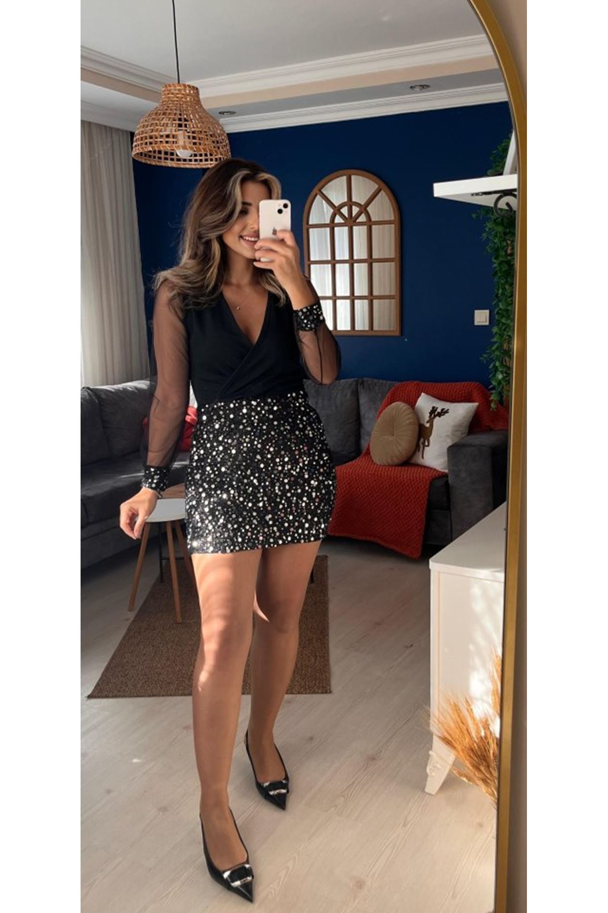 Kadın Uzun Kollu V Yakalı üst Krep Alt Payet Kısa Elbise