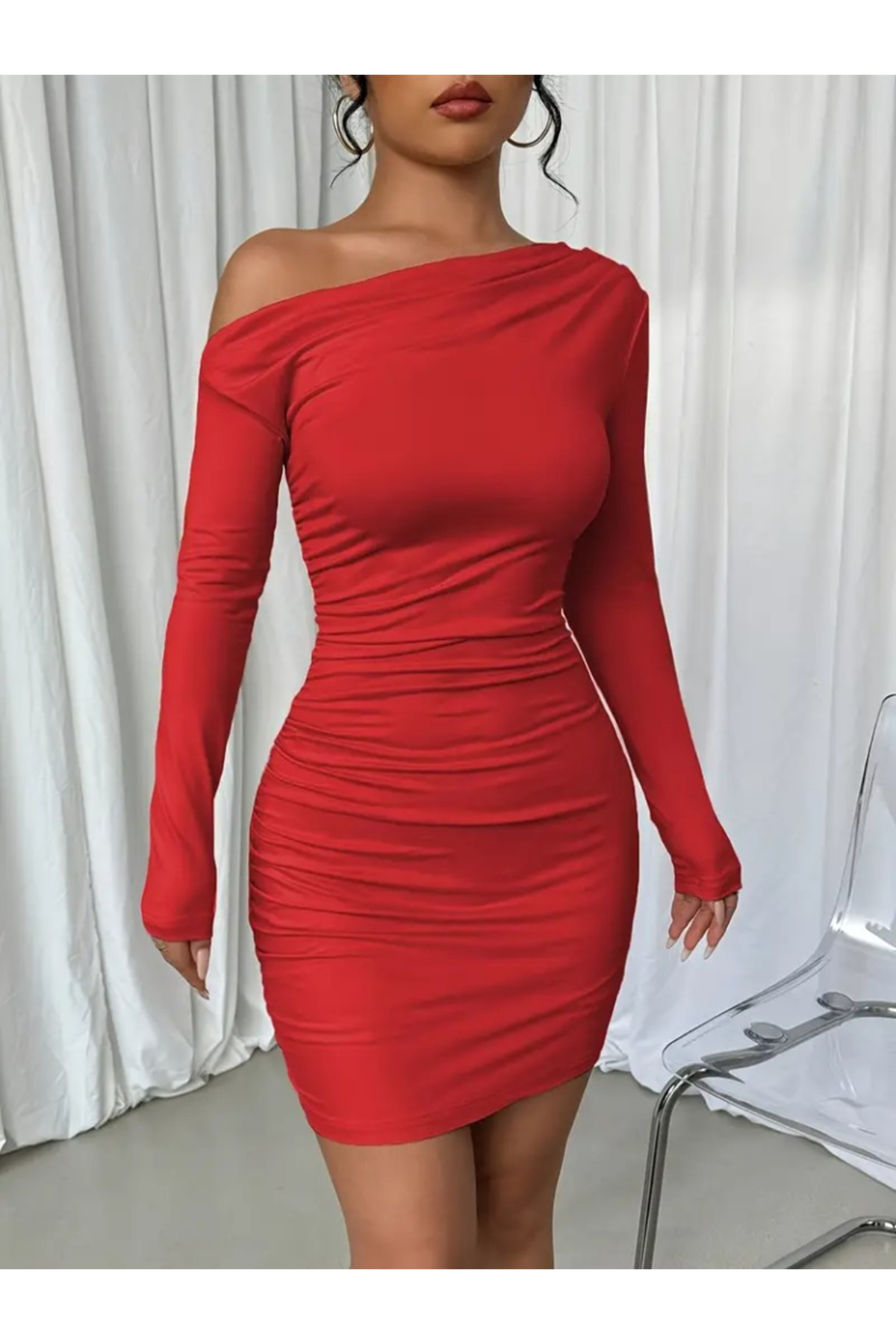 Kadın Uzun Kollu Tek Omuzu Açık Yanlardan Büzgülü Kısa Sandy Elbise