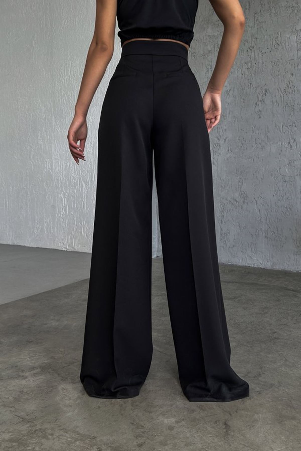 Üç Düğme Detayli Palazzo Pantolon