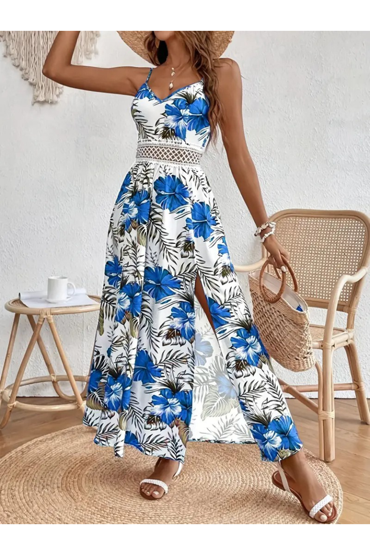 Kadın Ip Askılı V Yakalı Bel Güpür çiçek Desenli Yandan Yırtmaçlı Maksi Süprem Elbise