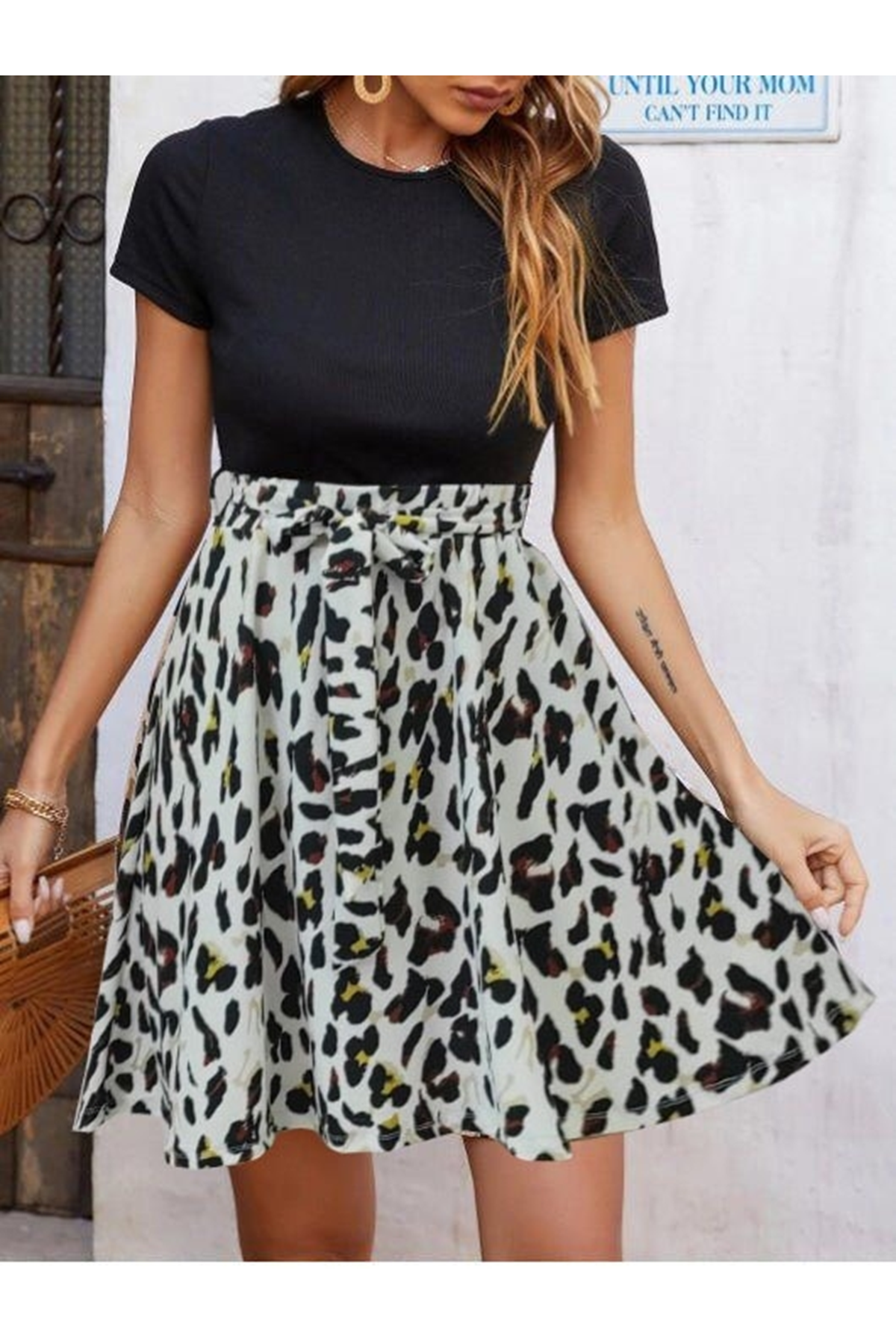 Kadın üst Kısa Kollu Viskon, Alt Leopar Desen Kuşaklı Krep Etek Takım
