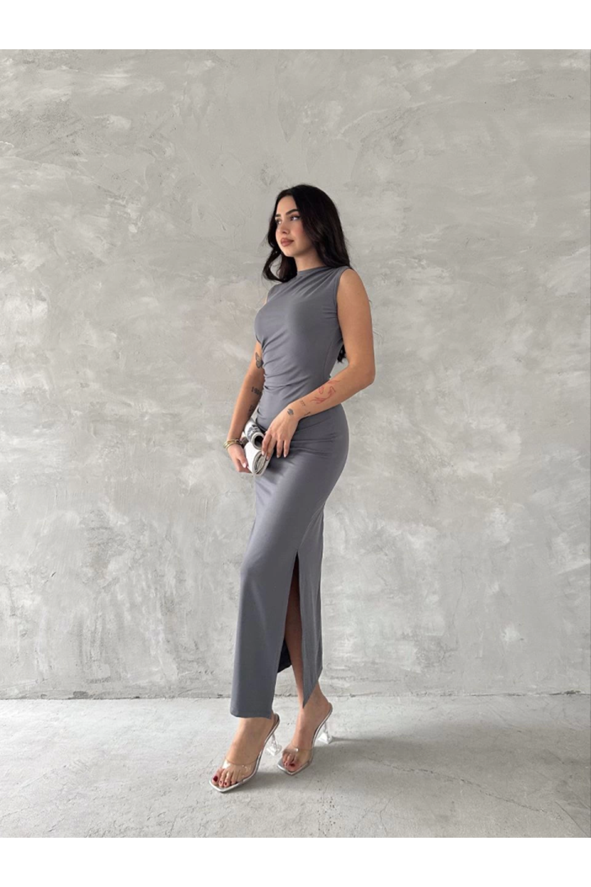 Kolsuz Yırtmaçlı Uzun Maxı Boy Elbise - Gri