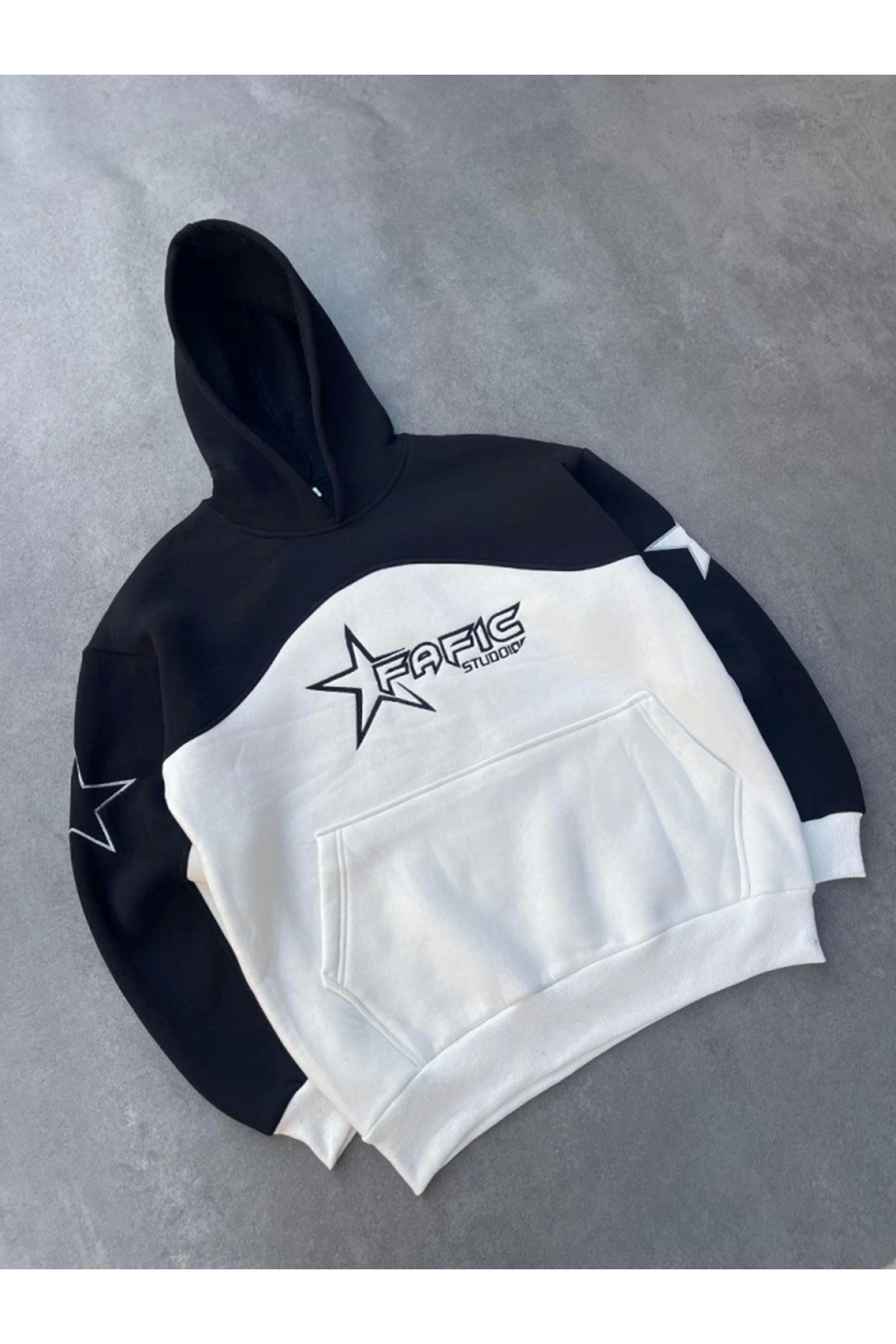 Parçalı Nakış İşlemelı Kapşonlu SweatShirt - Siyah