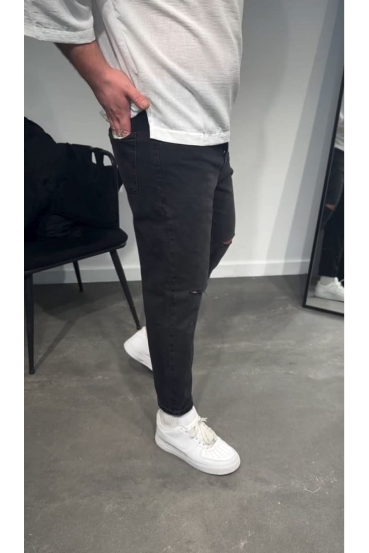Erkek Siyah Dizi Yırtık Boyfriend Jean