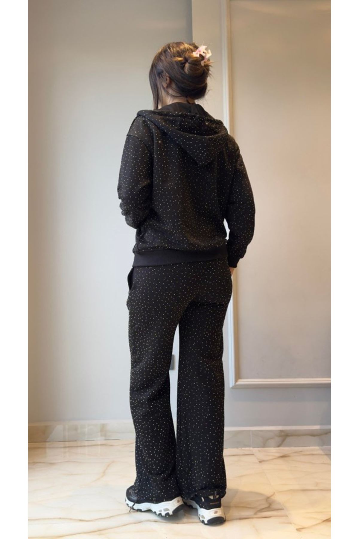 Kadın Uzun Kollu Kapşonlu Fermuarlı Taşlı önü Fermuarlı Viskon Iki Iplik Bluz Ve Eşofman Altı Ikili Takım