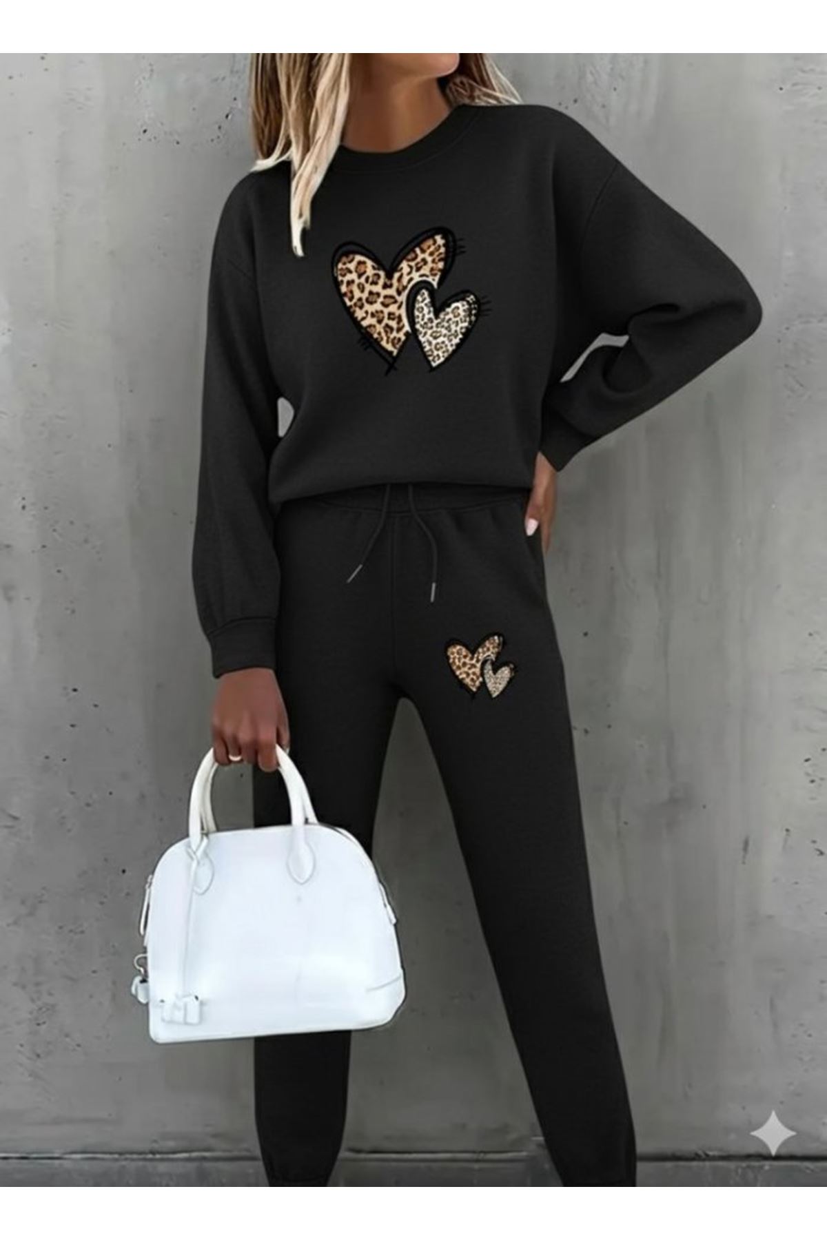 Kadın Uzun Kollu Bisiklet Yaka Kalp Desenli şardonlu üç Iplik Bluz Ve Pantolon Ikili Takım