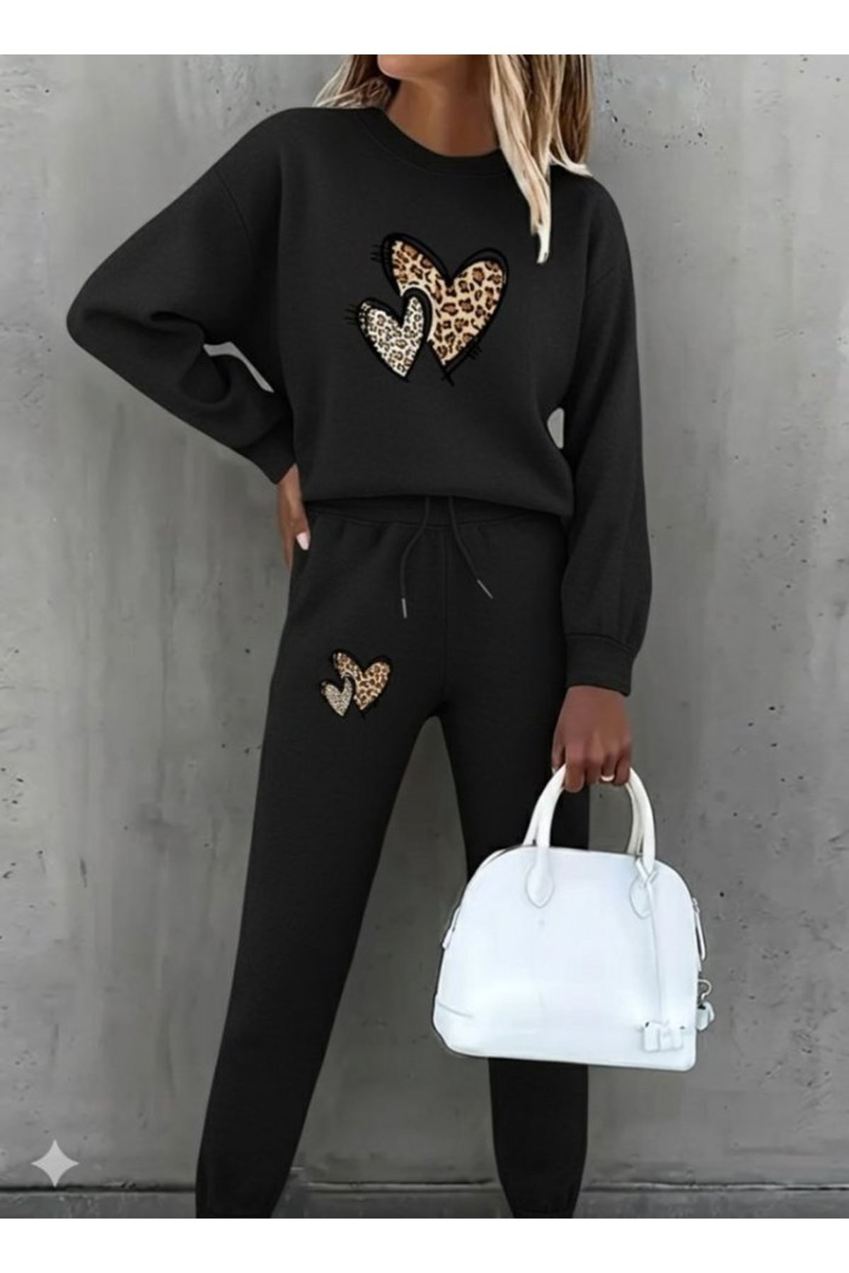 Kadın Uzun Kollu Bisiklet Yaka Kalp Desenli şardonlu üç Iplik Bluz Ve Pantolon Ikili Takım