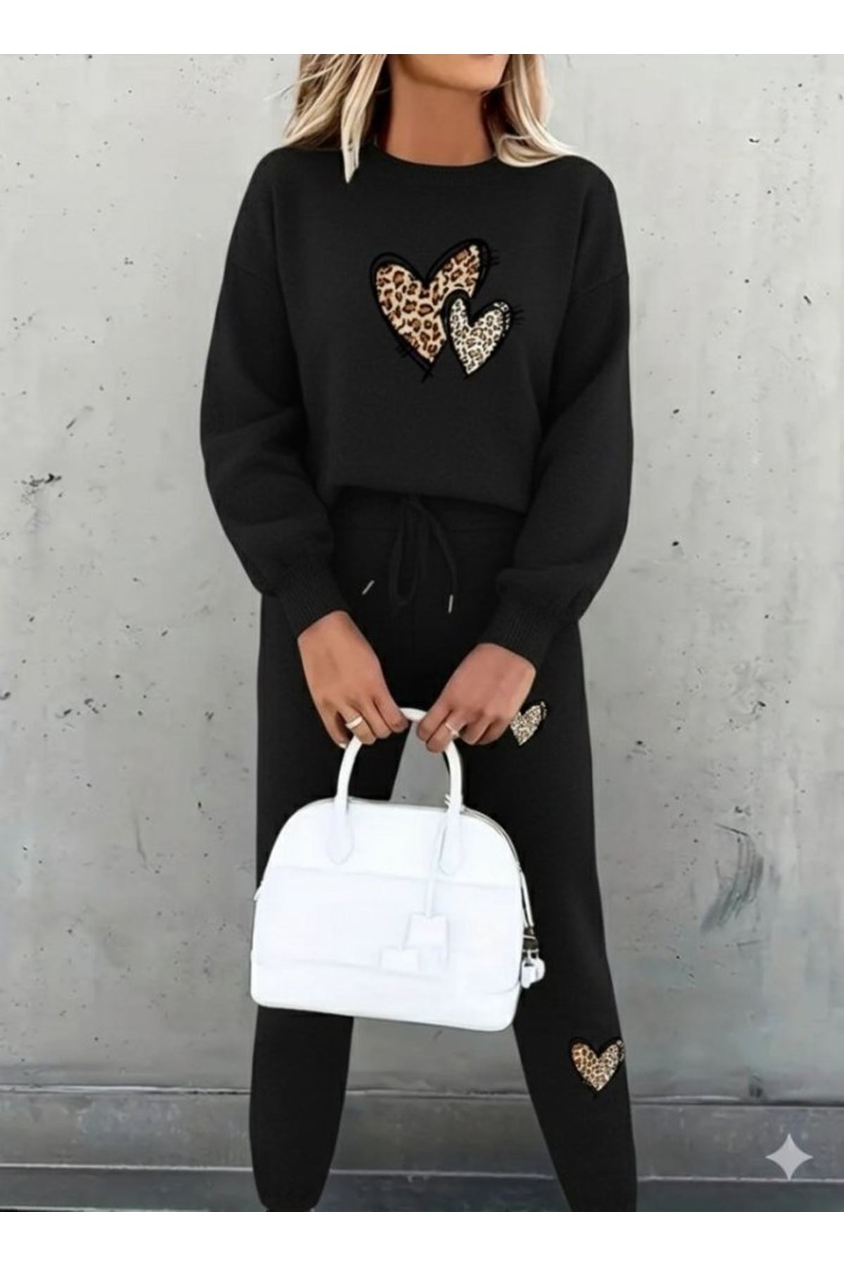 Kadın Uzun Kollu Bisiklet Yaka Kalp Desenli şardonlu üç Iplik Bluz Ve Pantolon Ikili Takım