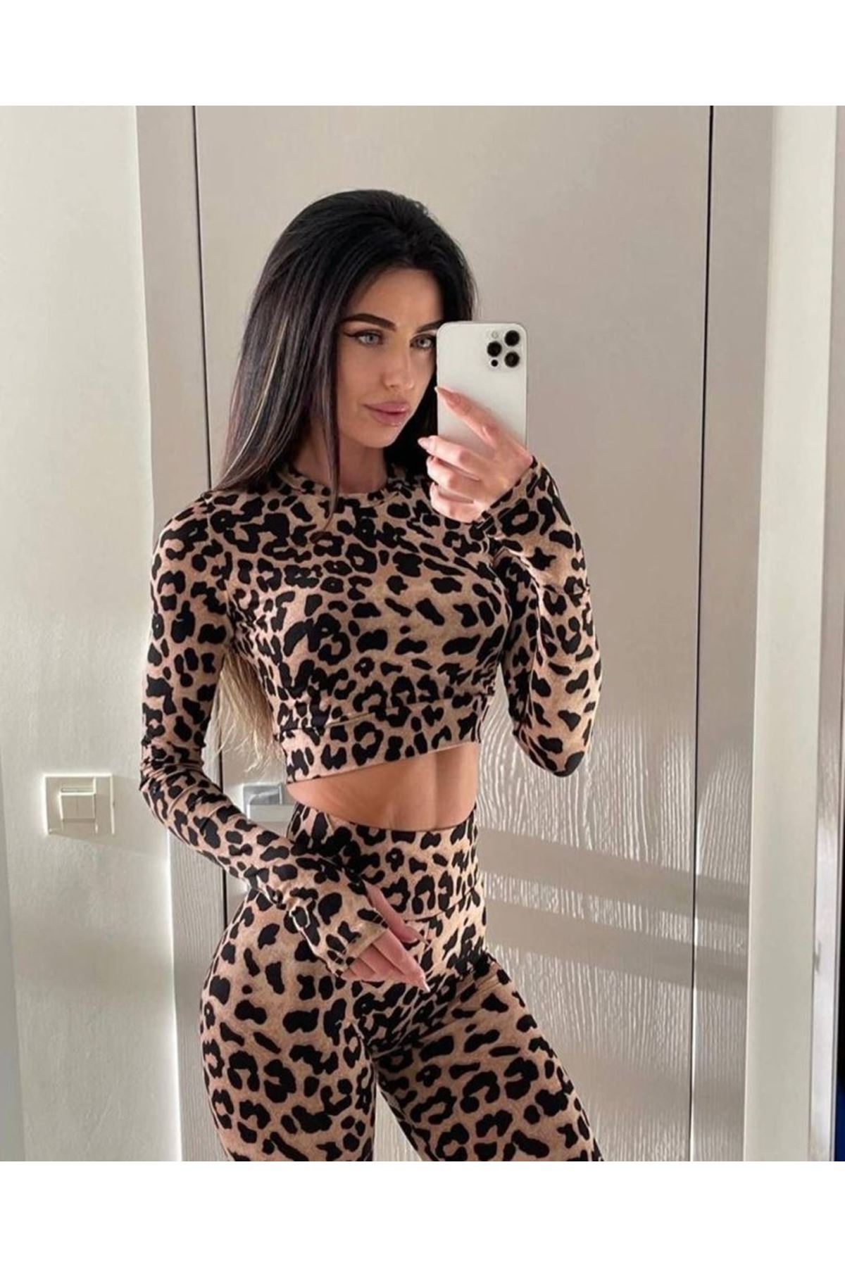 Kadın Uzun Kollu Yarım Balıkçı Yaka Full Leopar Baskılı Kısa Bluz Ve Pantolon Ikili Takım