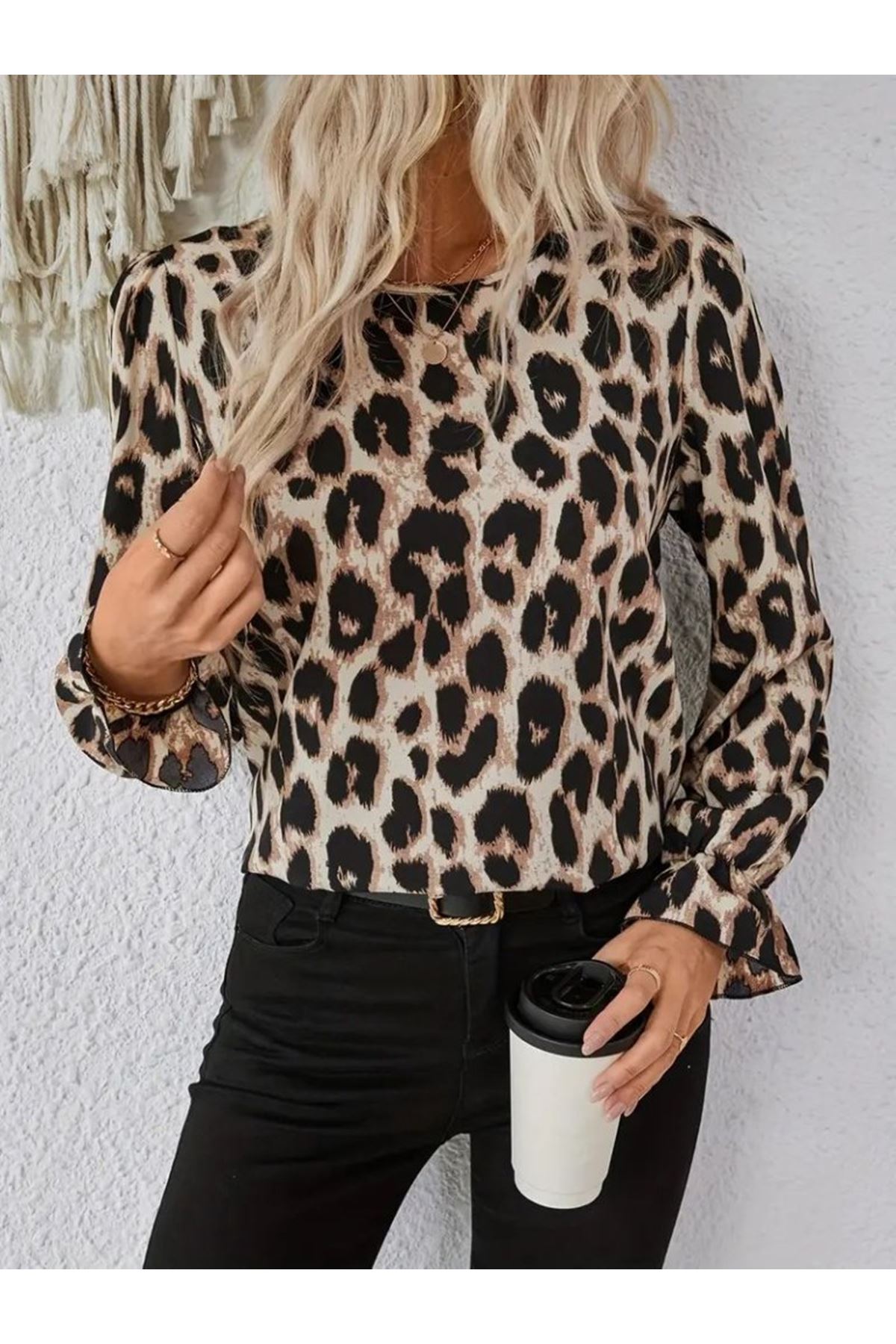 Kadın Uzun Kollu Arkadan Fiyonk Detaylı Leopar Desenli Süprem Bluz