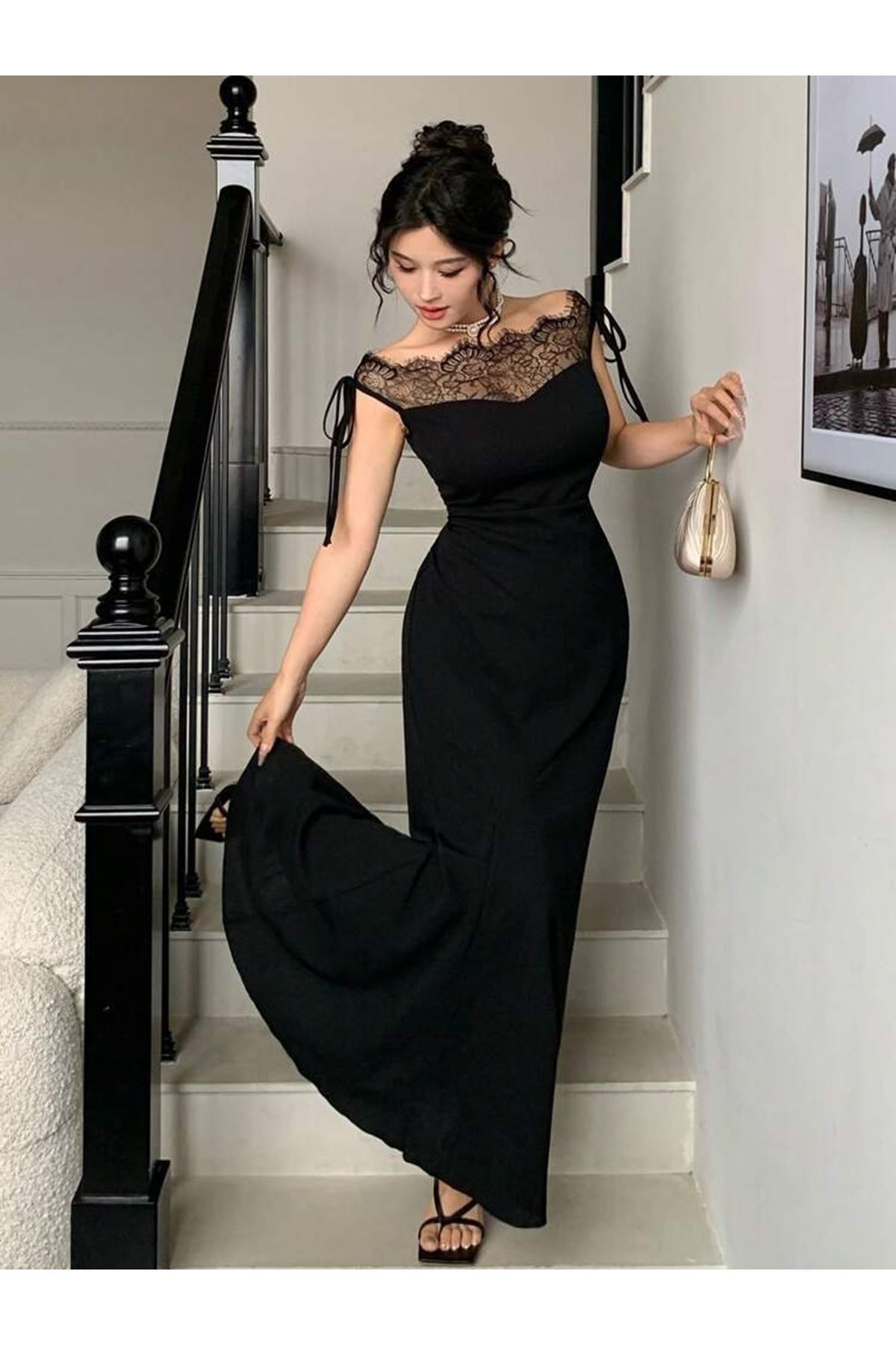 Kadın Göğüs Ve Yakası Dantel Detaylı Kayık Yaka Görünümlü Uzun Ithal Krep Elbise