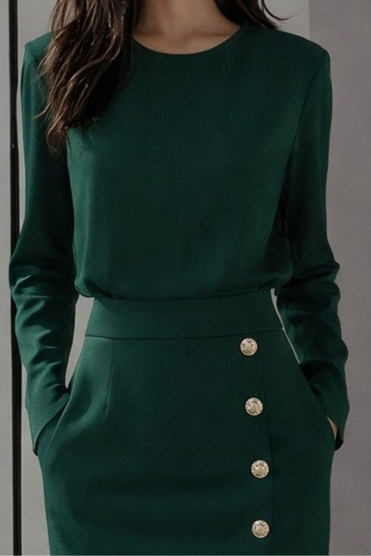 Kadın Uzun Kollu Bisiklet Yakalı Yandan Yırtmaçlı Düğmeli Midi Ithal Krep Elbise