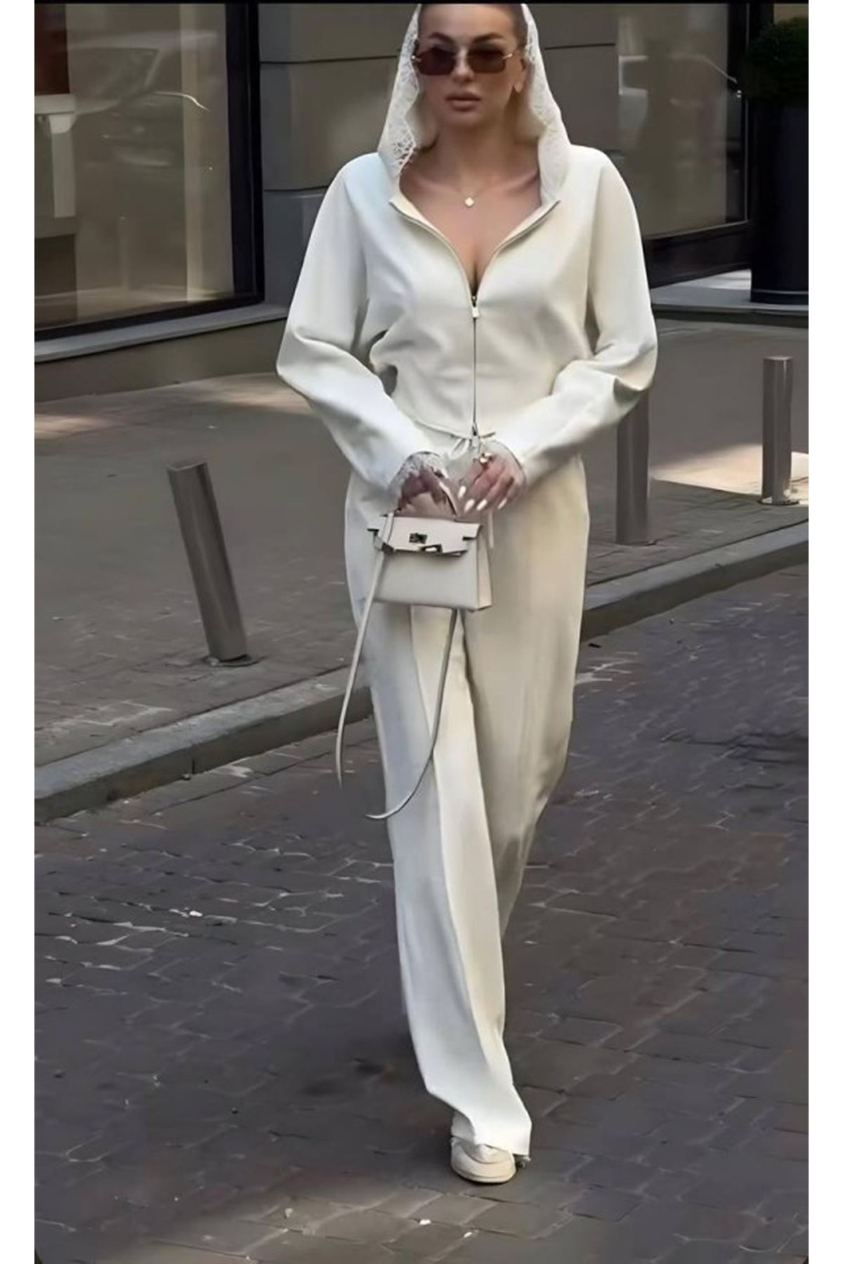 Kadın Dantel Işlemeli Kapüşon Detay Hırka Ve Ispanyol Paça Pantolon Ikili Takım