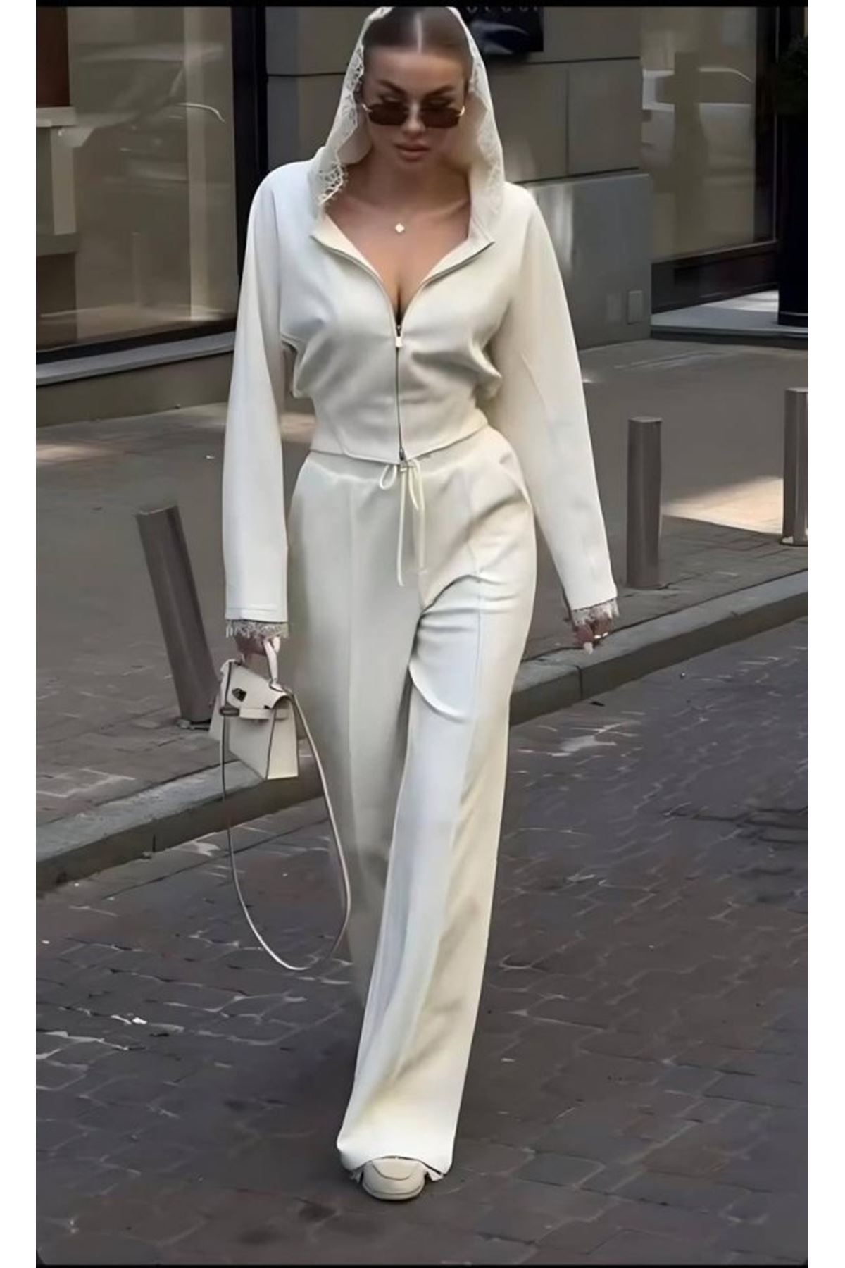 Kadın Dantel Işlemeli Kapüşon Detay Hırka Ve Ispanyol Paça Pantolon Ikili Takım