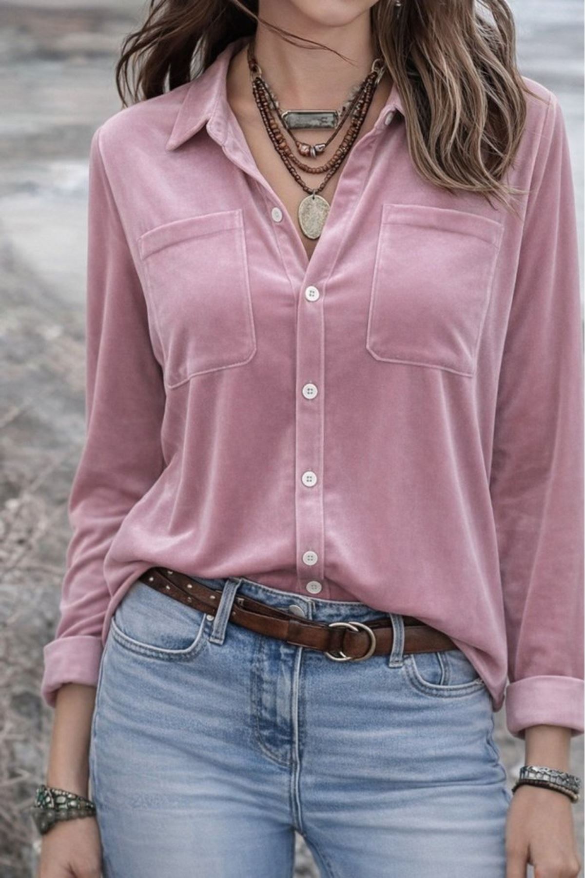Kadın Uzun Kollu Yakalı önden Düğmeli Cep Detaylı Kadife Gömlek
