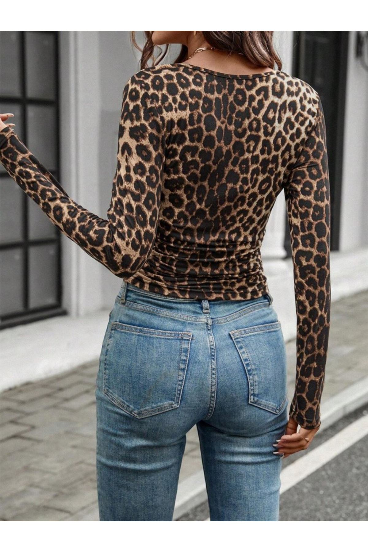 Kadın Uzun Kollu Kare Yakalı Leopar Desenli Dalgıç Bluz