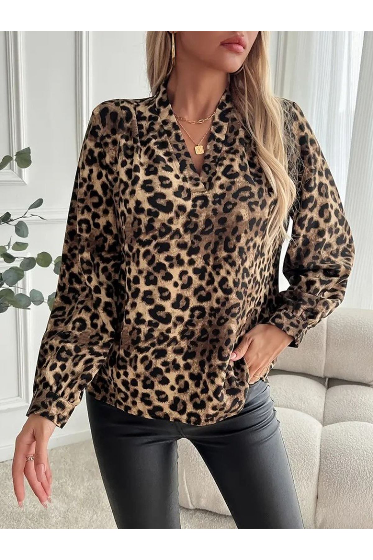 Kadın Uzun Kollu V Yakalı Modal Leopar Desenli Bluz