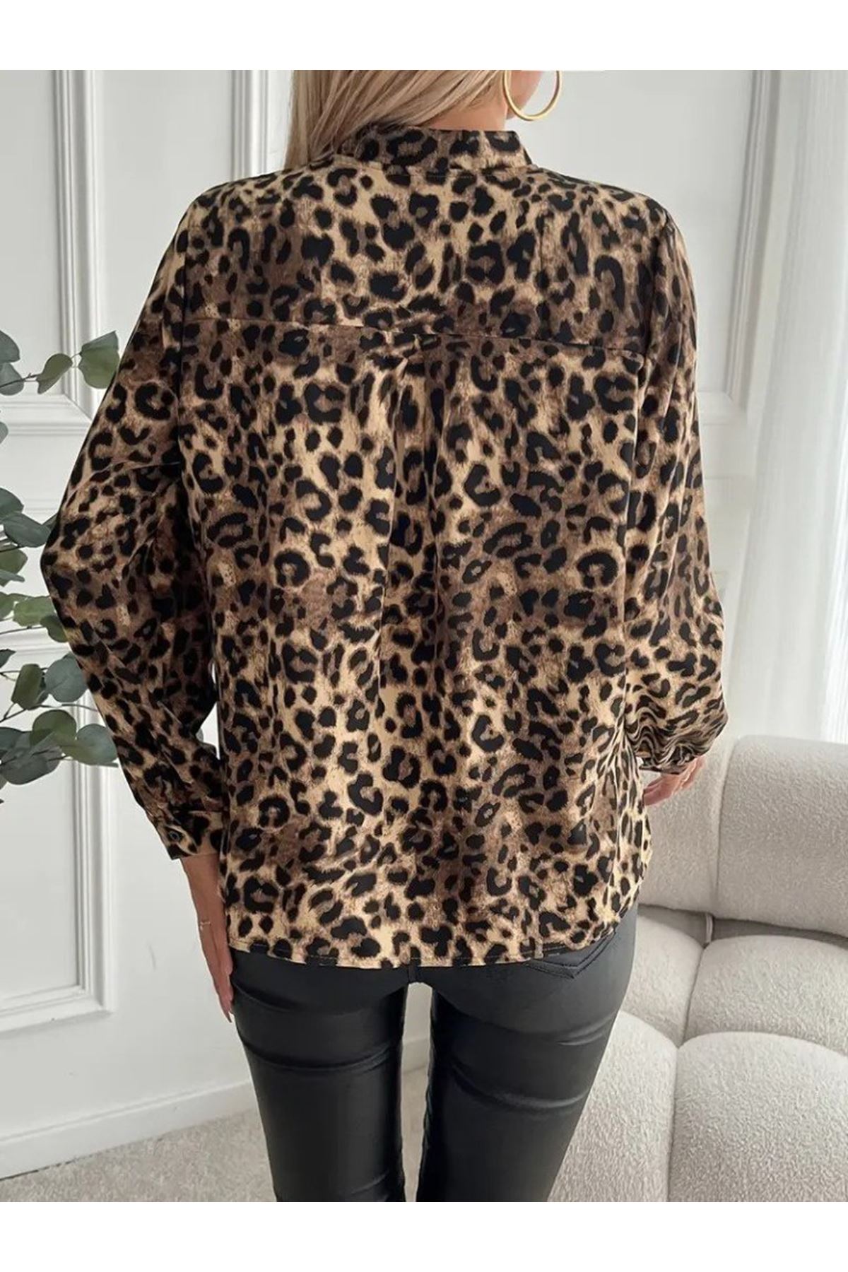 Kadın Uzun Kollu V Yakalı Modal Leopar Desenli Bluz
