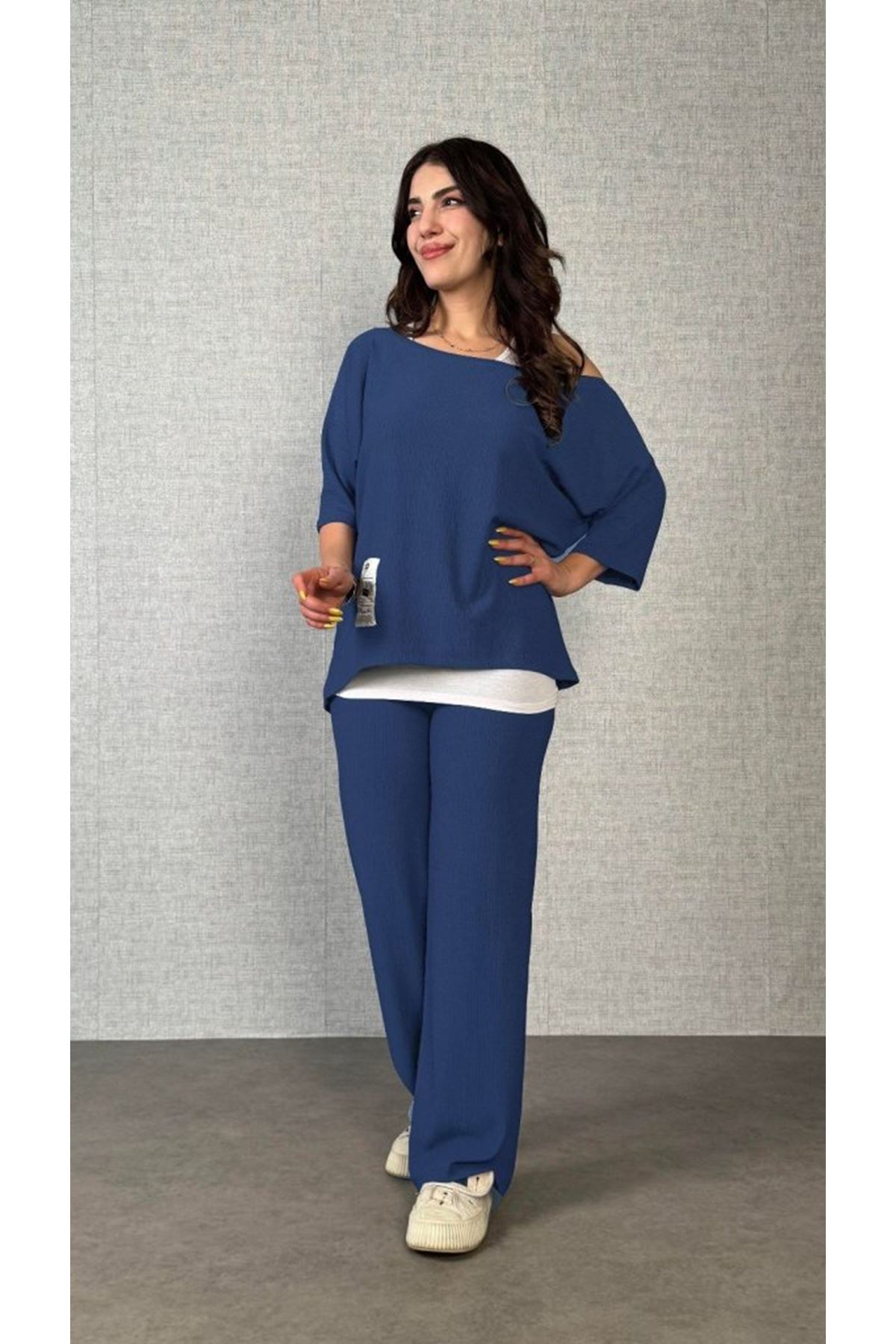 Kadın Kısa Kollu Omuzlardan Açık Yarasa Kollu Bürümcük Bluz Ve Pantolon Ve Viskon Atlet