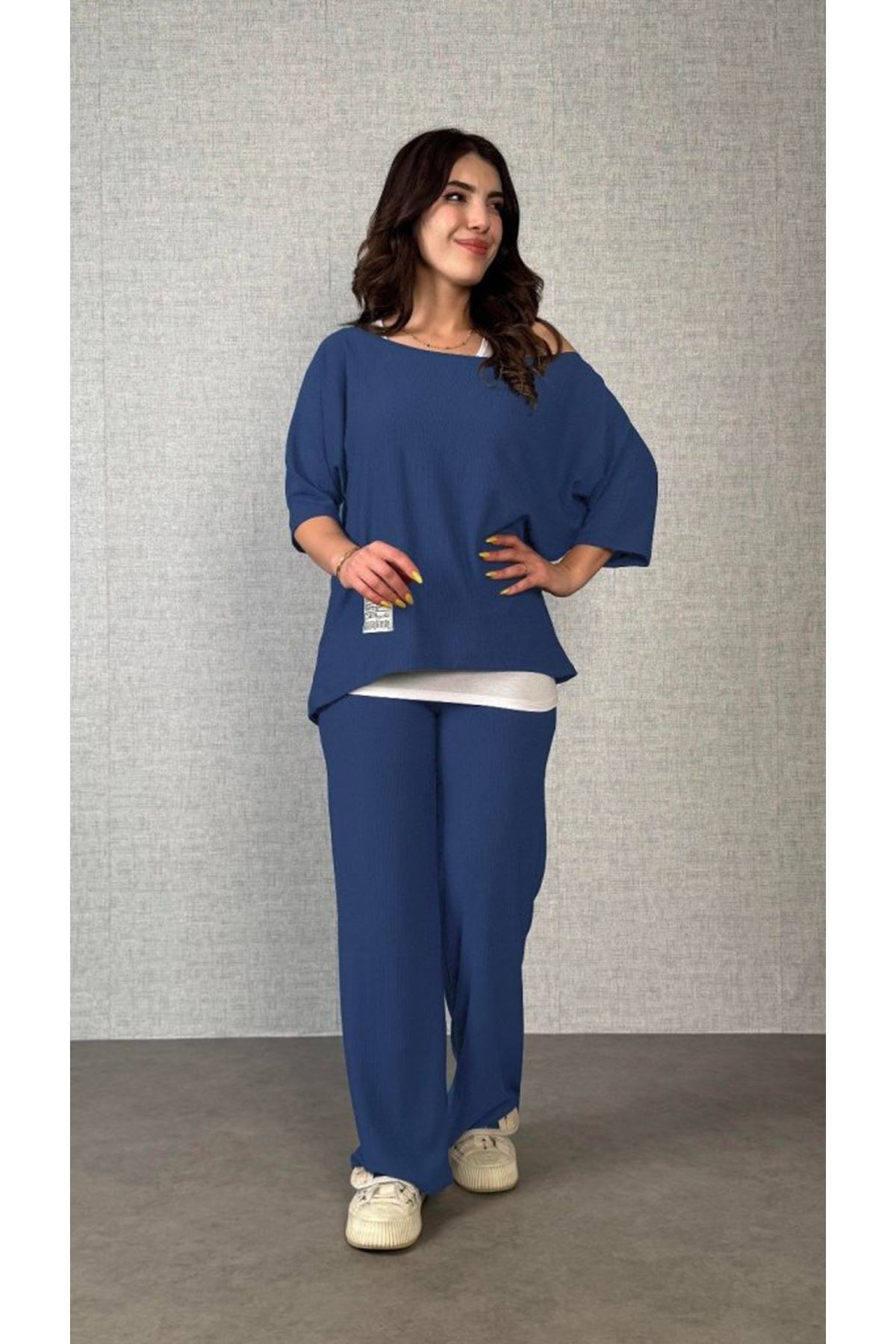 Kadın Kısa Kollu Omuzlardan Açık Yarasa Kollu Bürümcük Bluz Ve Pantolon Ve Viskon Atlet