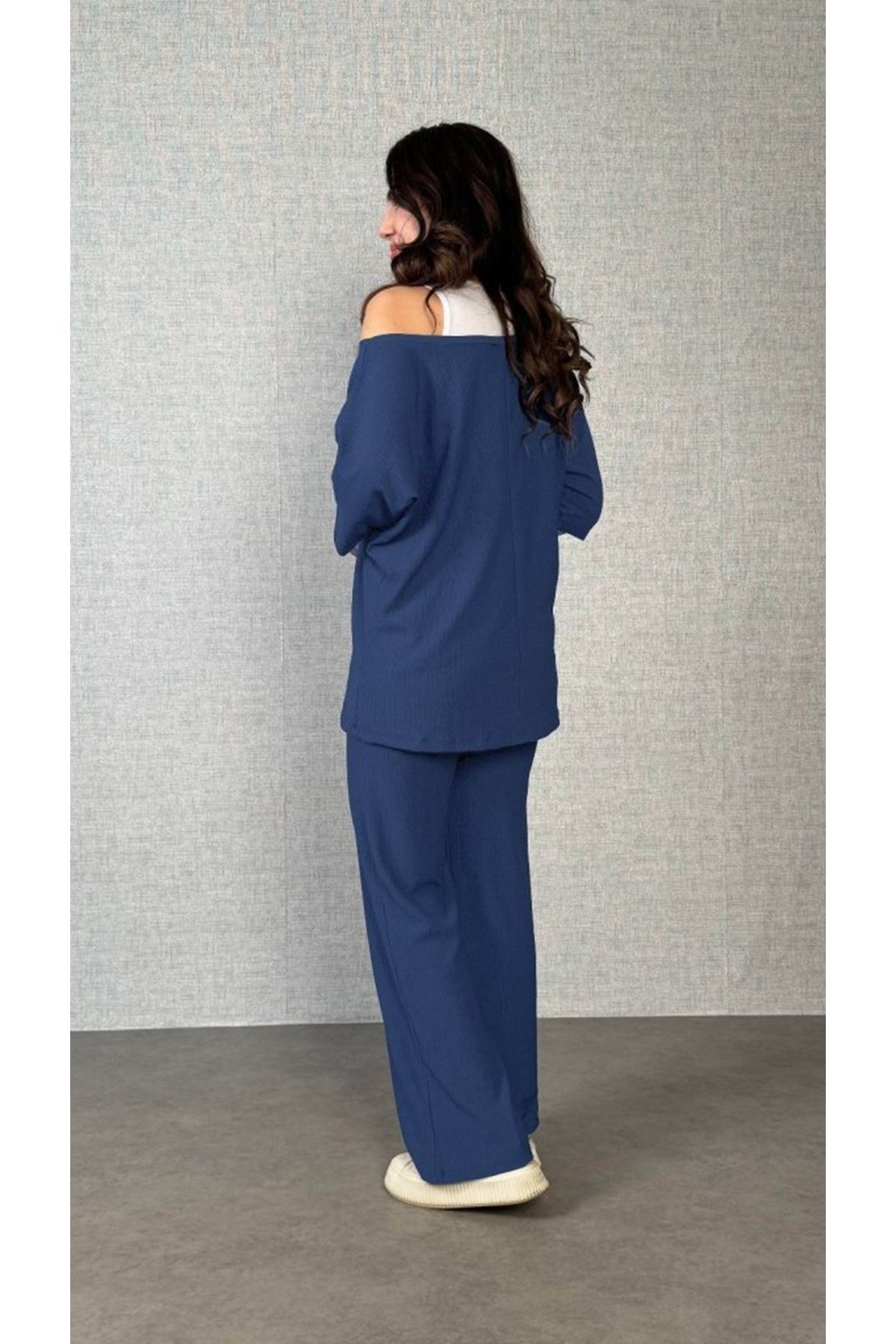 Kadın Kısa Kollu Omuzlardan Açık Yarasa Kollu Bürümcük Bluz Ve Pantolon Ve Viskon Atlet