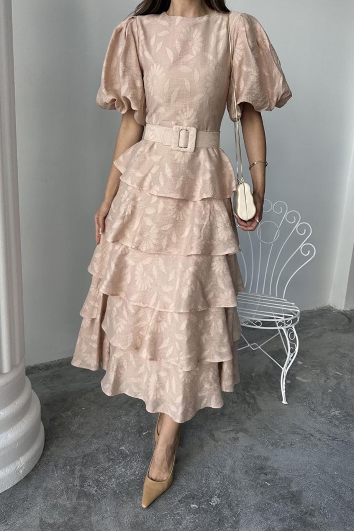 Bej Kat Kat Balon Kollu Kemerli Elbise