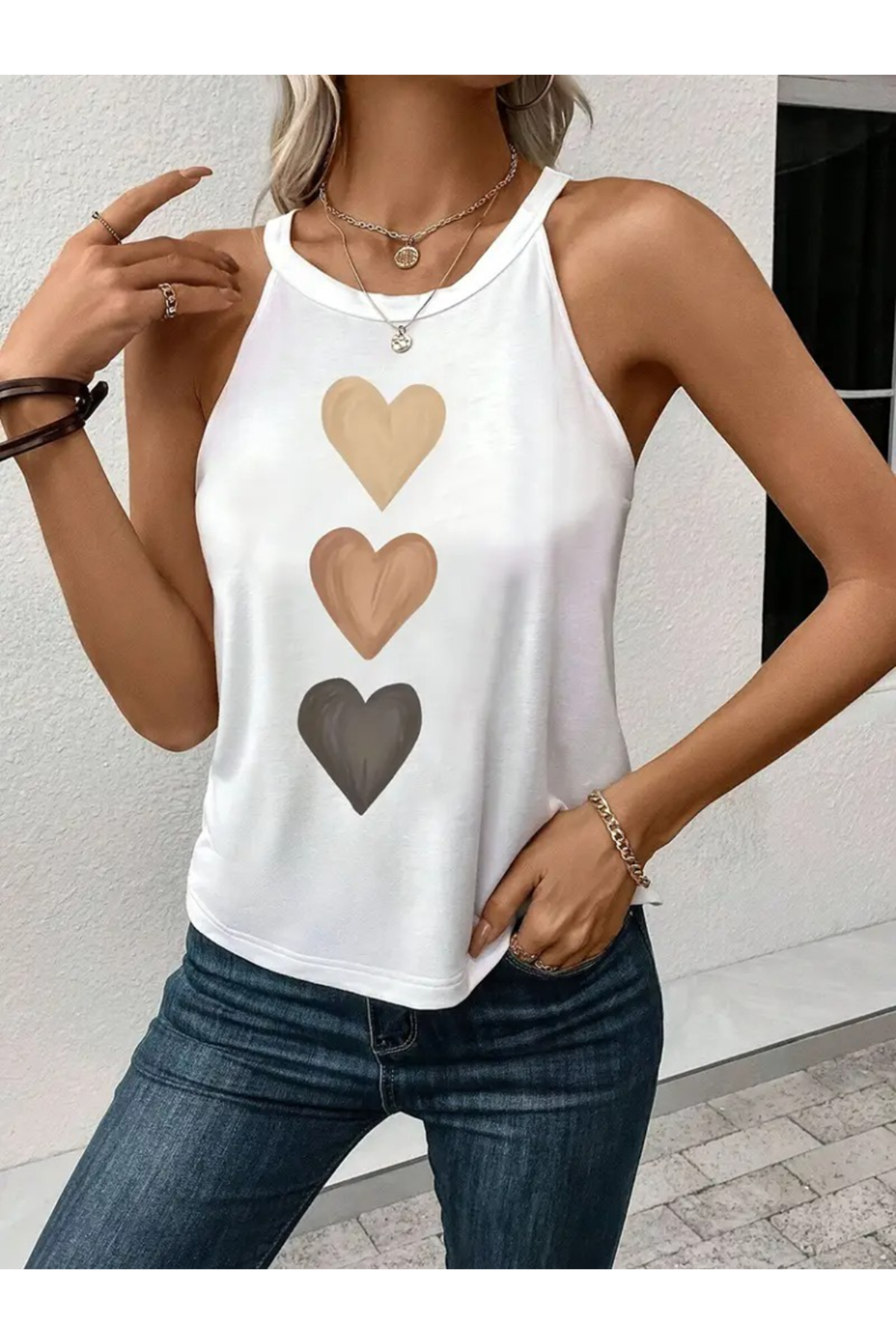 Kadın Omuzlardan Açık Boyundan Askılı Kalp Baskılı Viskon Bluz