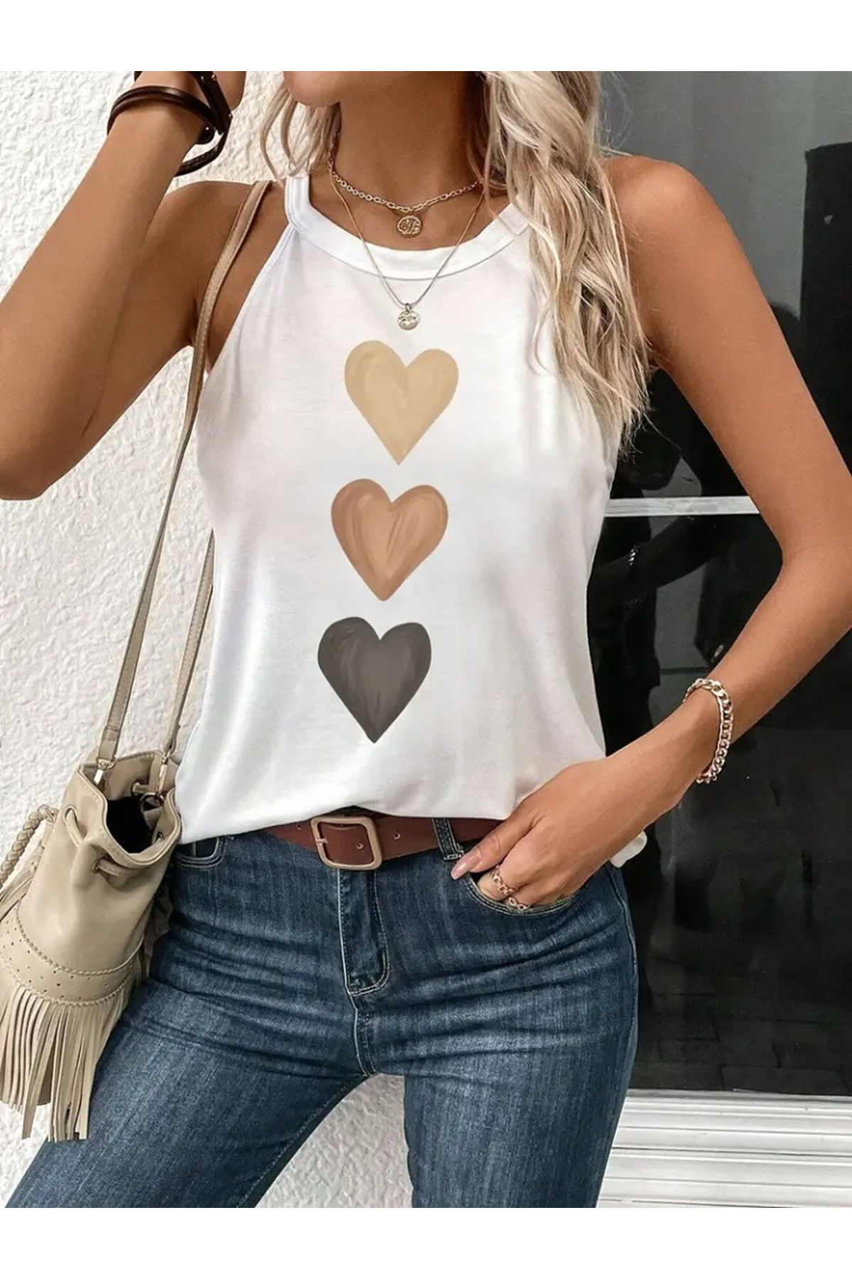 Kadın Omuzlardan Açık Boyundan Askılı Kalp Baskılı Viskon Bluz