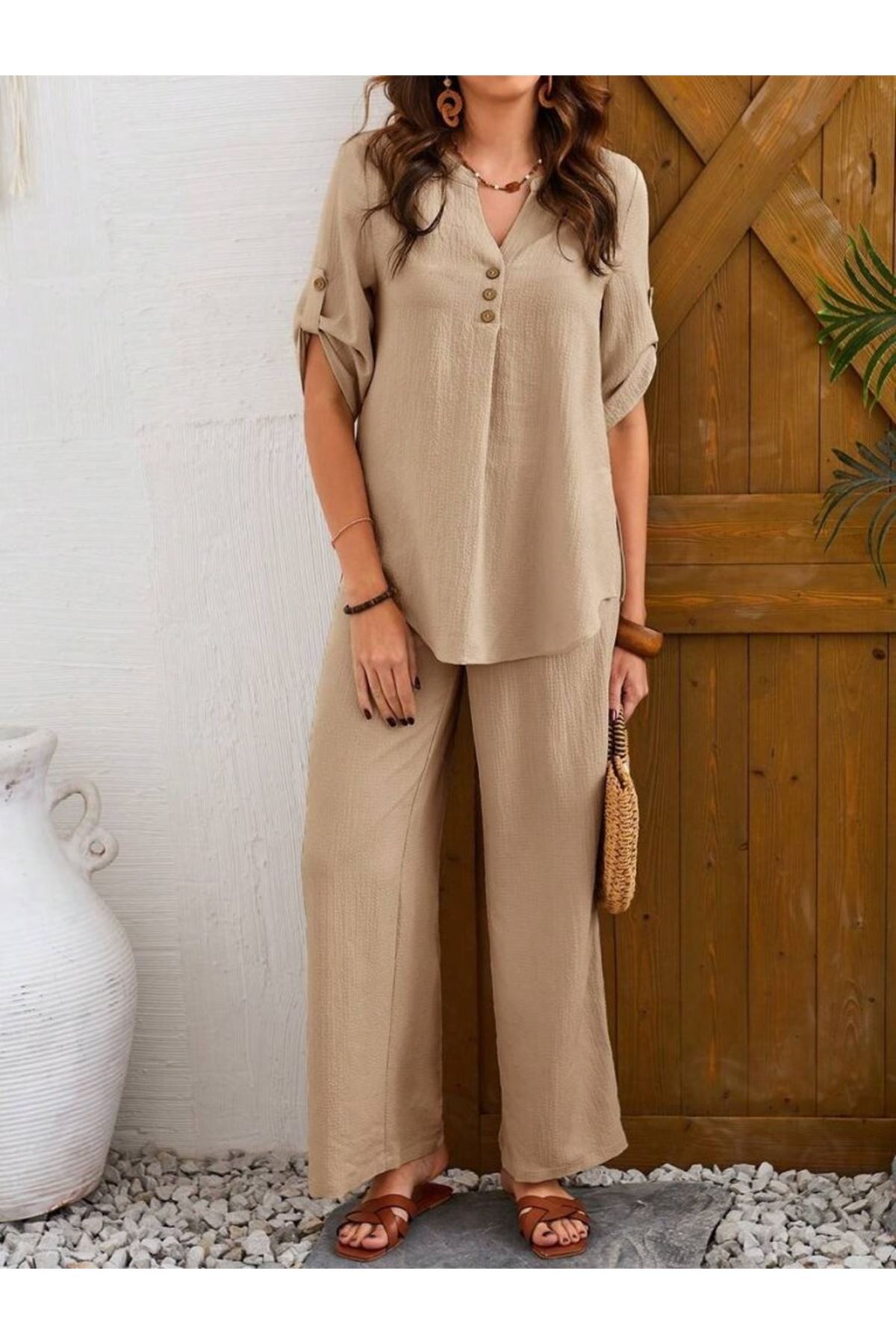 Kadın Kısa Kollu V Hakim Yaka Düğmeli Bürümcük Bluz Ve Pantolon Ikili Takım