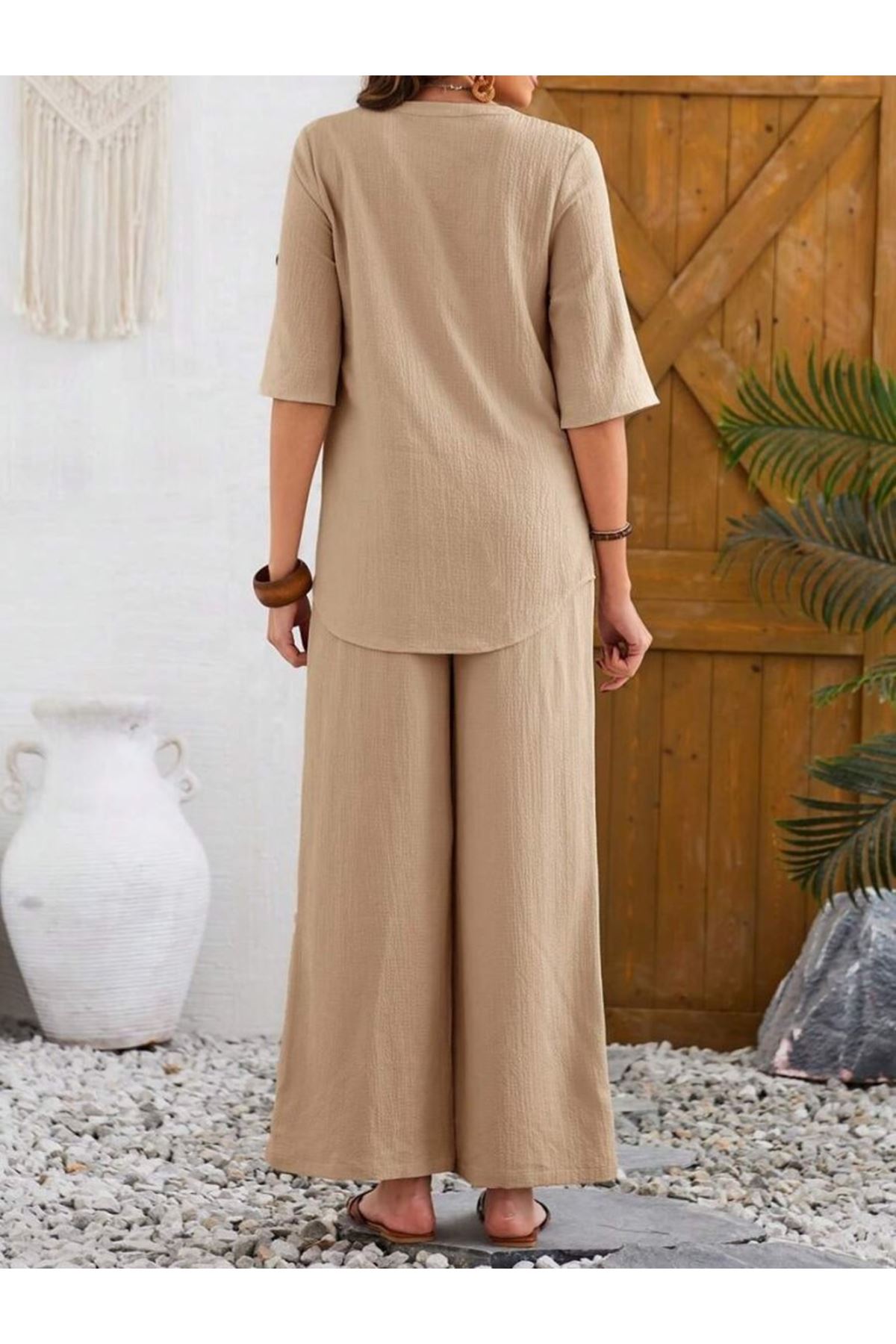 Kadın Kısa Kollu V Hakim Yaka Düğmeli Bürümcük Bluz Ve Pantolon Ikili Takım