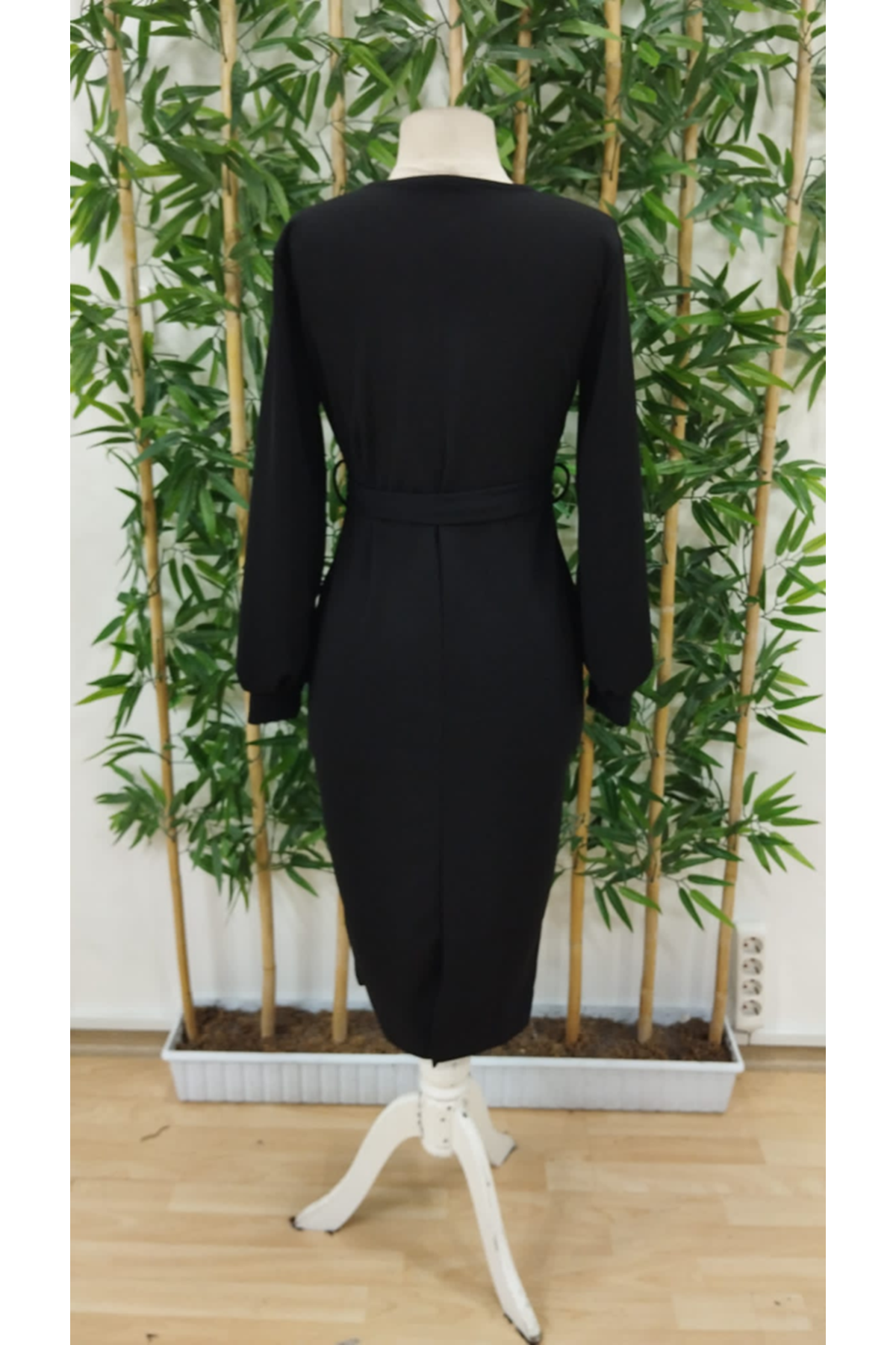 Kadın Uzun Kollu Kruvaze Yaka Belden Kuşaklı Midi Ithal Krep Elbise