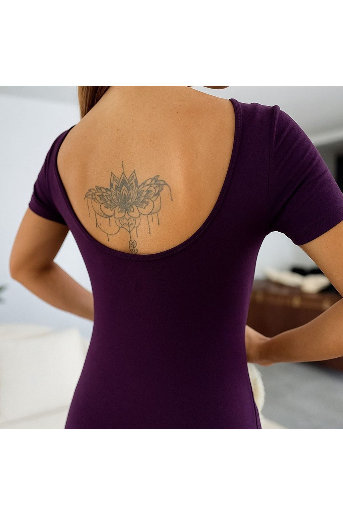 Kadın Kısa Kollu Sırt Dekolteli Yırtmaç Detaylı Viskon Elbise