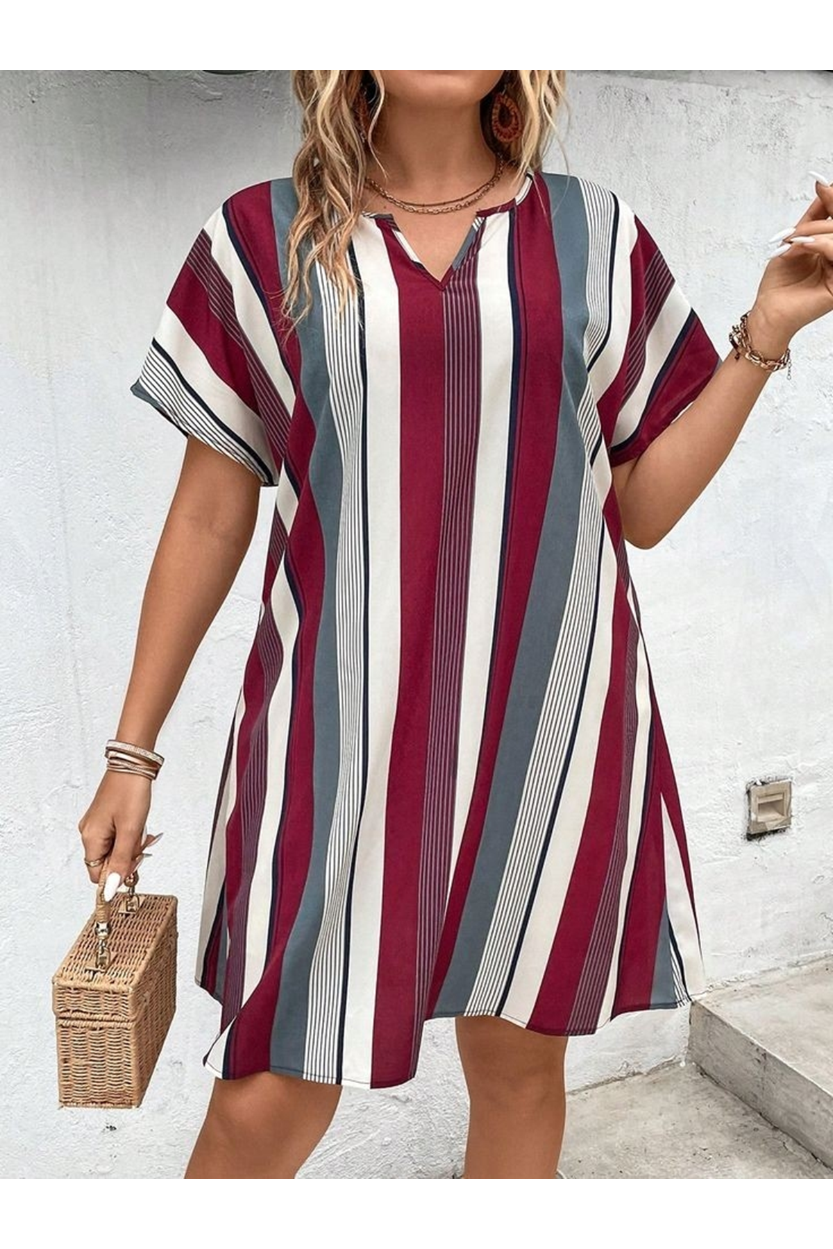 Kadın Kısa Kollu V Yakalı çizgi Baskılı Süprem Elbise