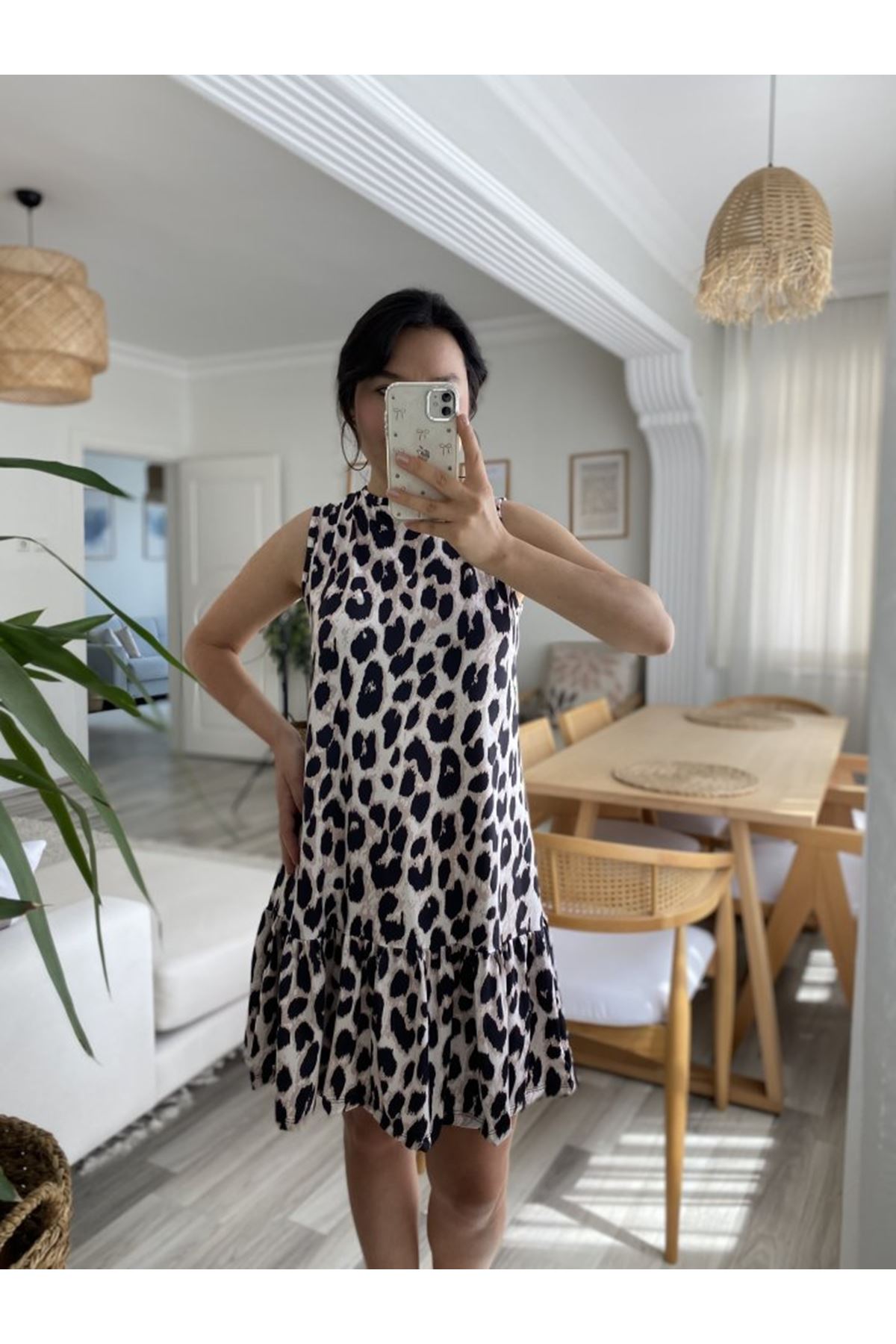 Kadın Kolsuz Sırttan Bağlamalı Fırfırlı Leopar Desenli Süprem Elbise